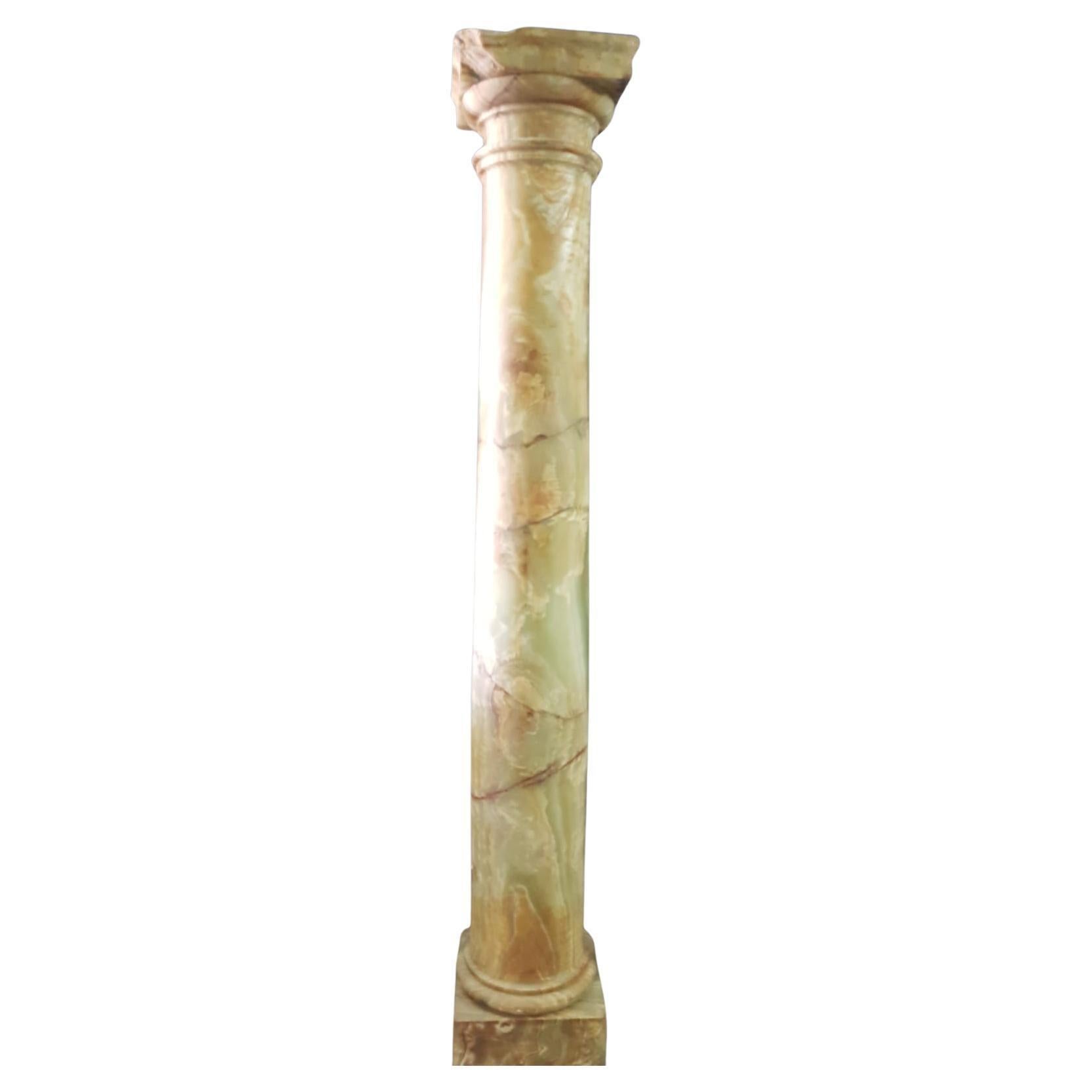 XX secolo Coppia di grandi colonne in alabastro H. H. 250 cm in vendita