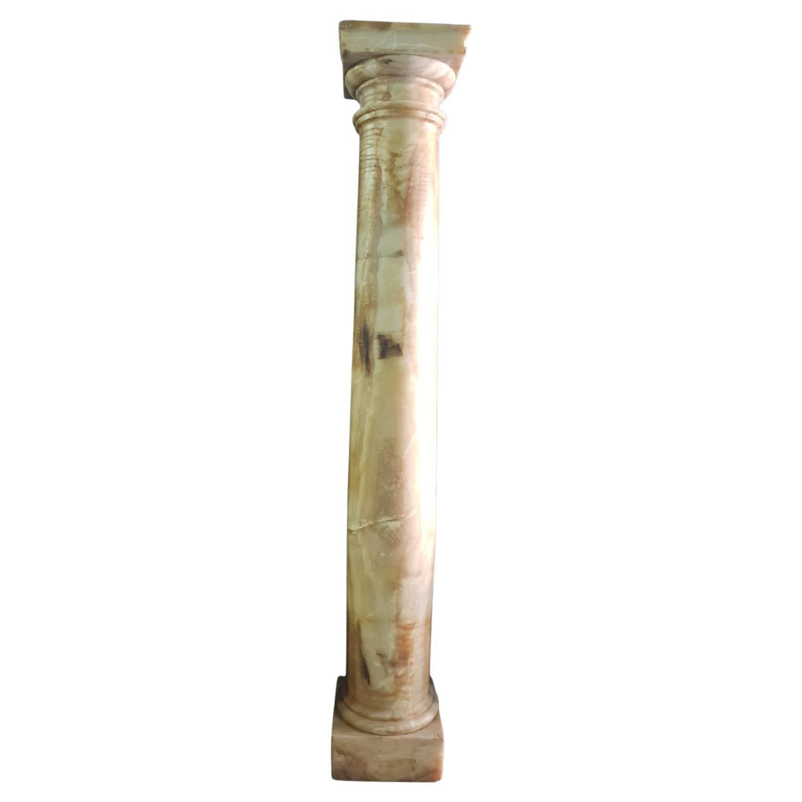 Marmo Coppia di grandi colonne in alabastro H. H. 250 cm in vendita