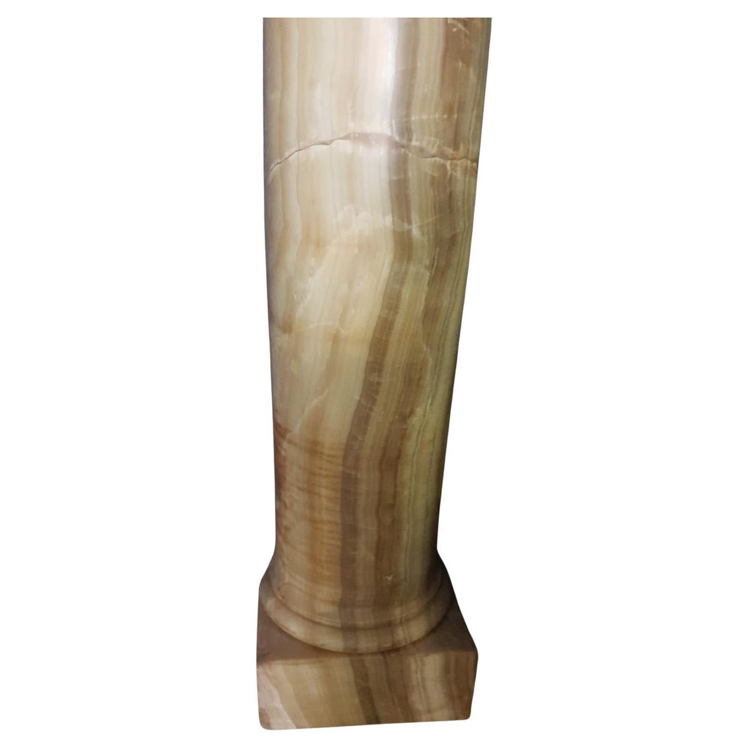 Coppia di grandi colonne in alabastro H. H. 250 cm in vendita 2