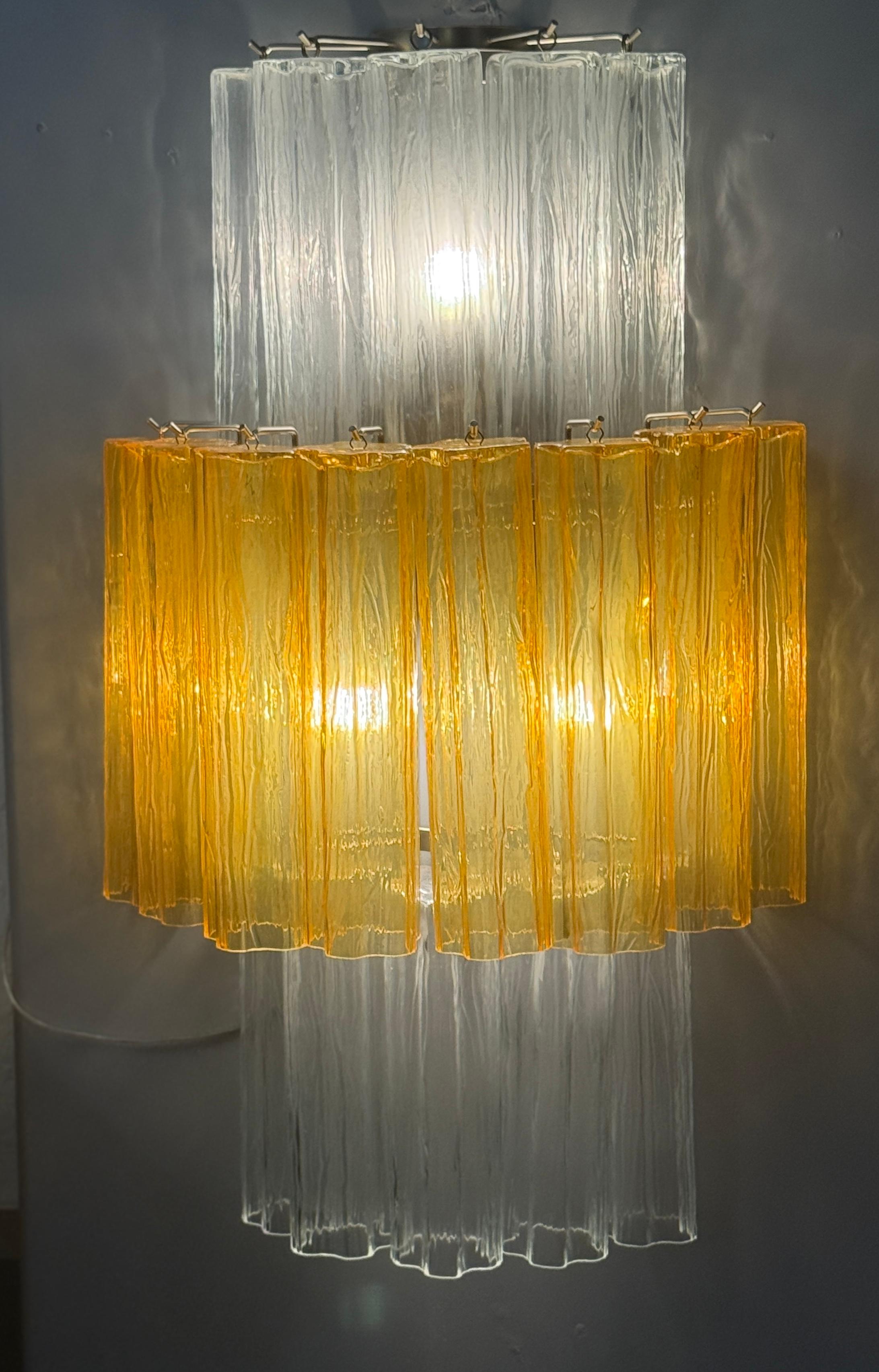 Fine XX secolo Coppia di grandi lampade da parete in vetro di Murano ambrato e trasparente  1990' in vendita