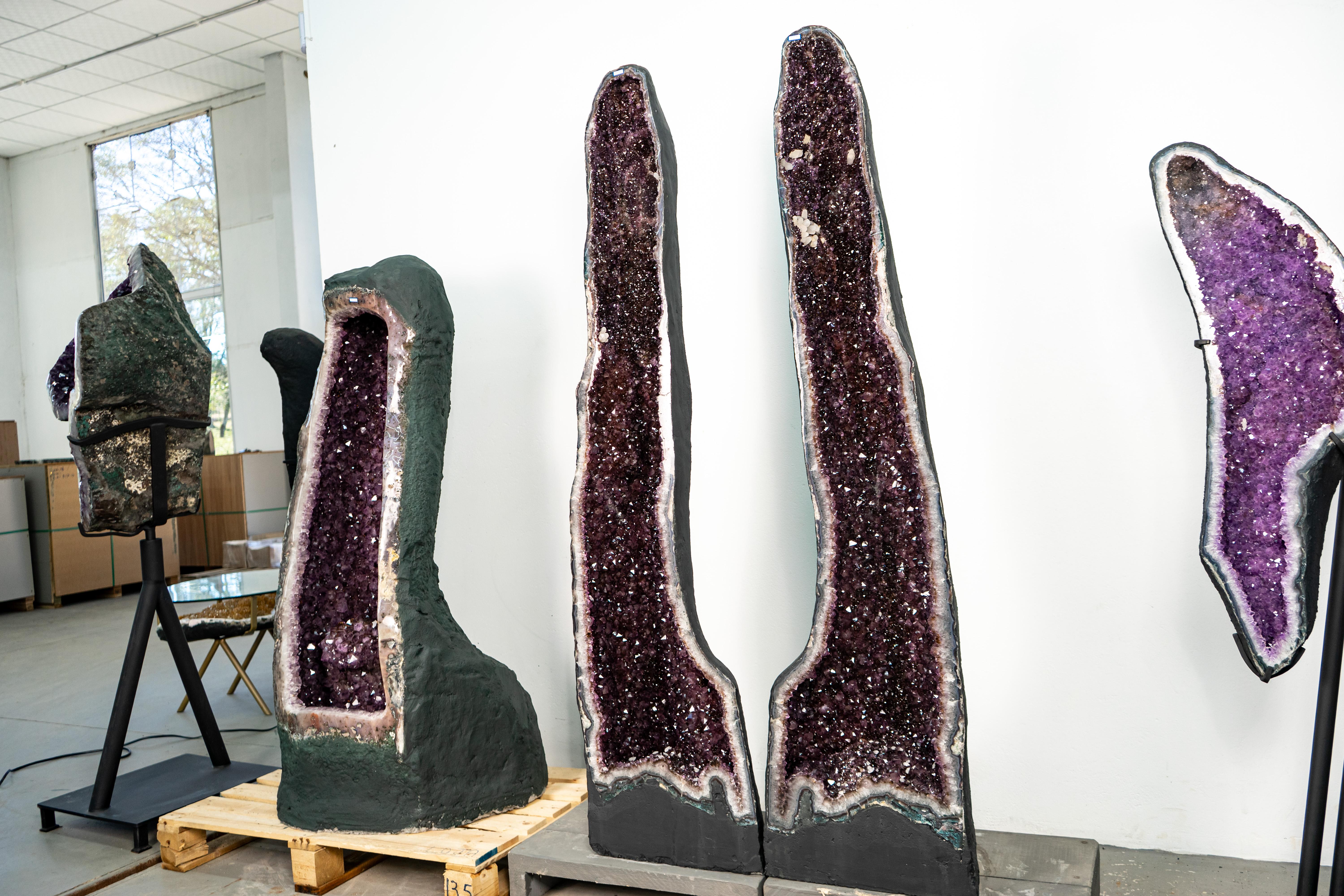 Pair of Large Amethyst Cathedral Geodes In New Condition For Sale In Ametista Do Sul, BR