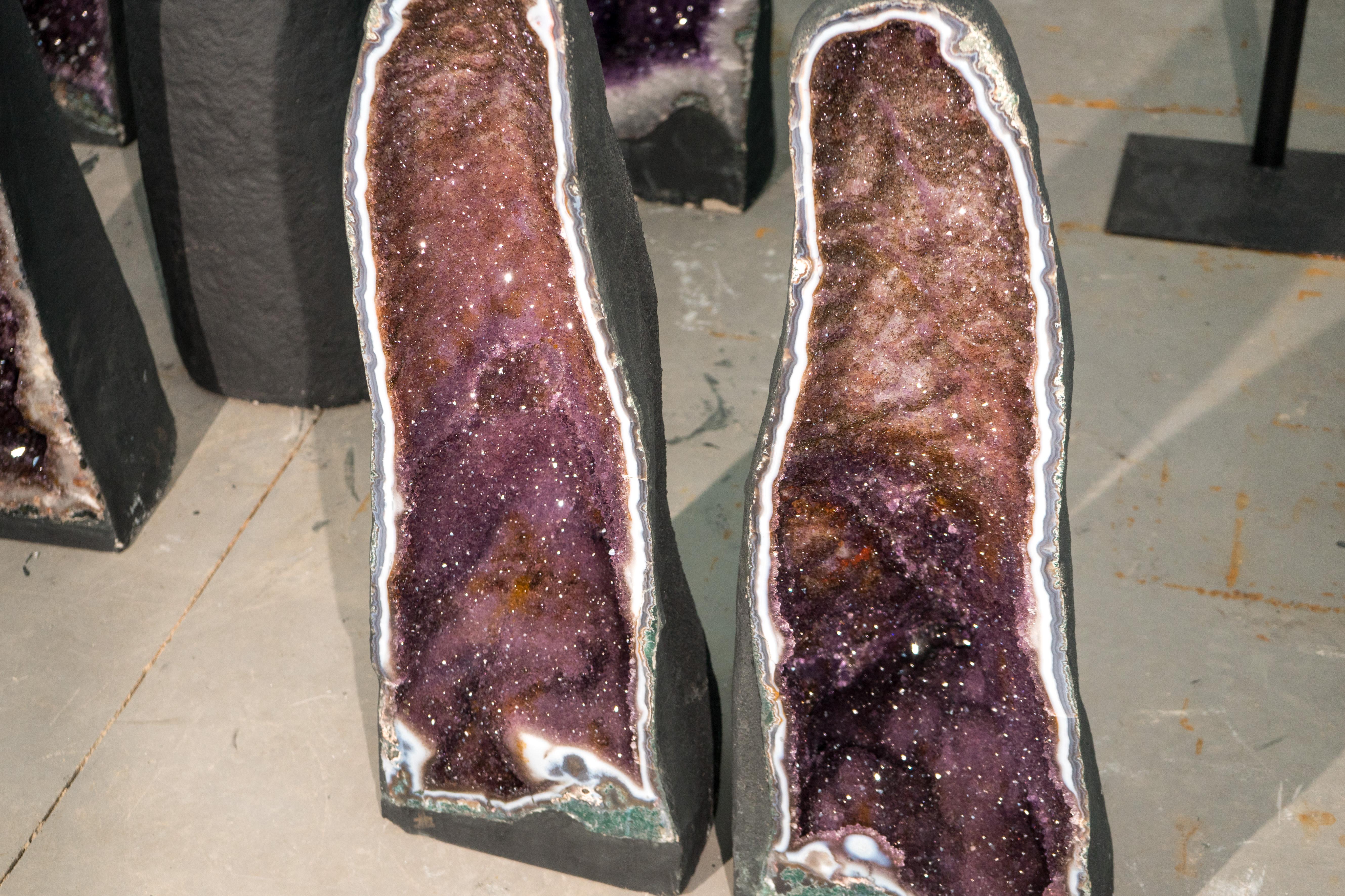 Paar große Amethyst-Kathedralen-Geode mit buntem Galaxy Druzy, Achatrahmen im Angebot 4