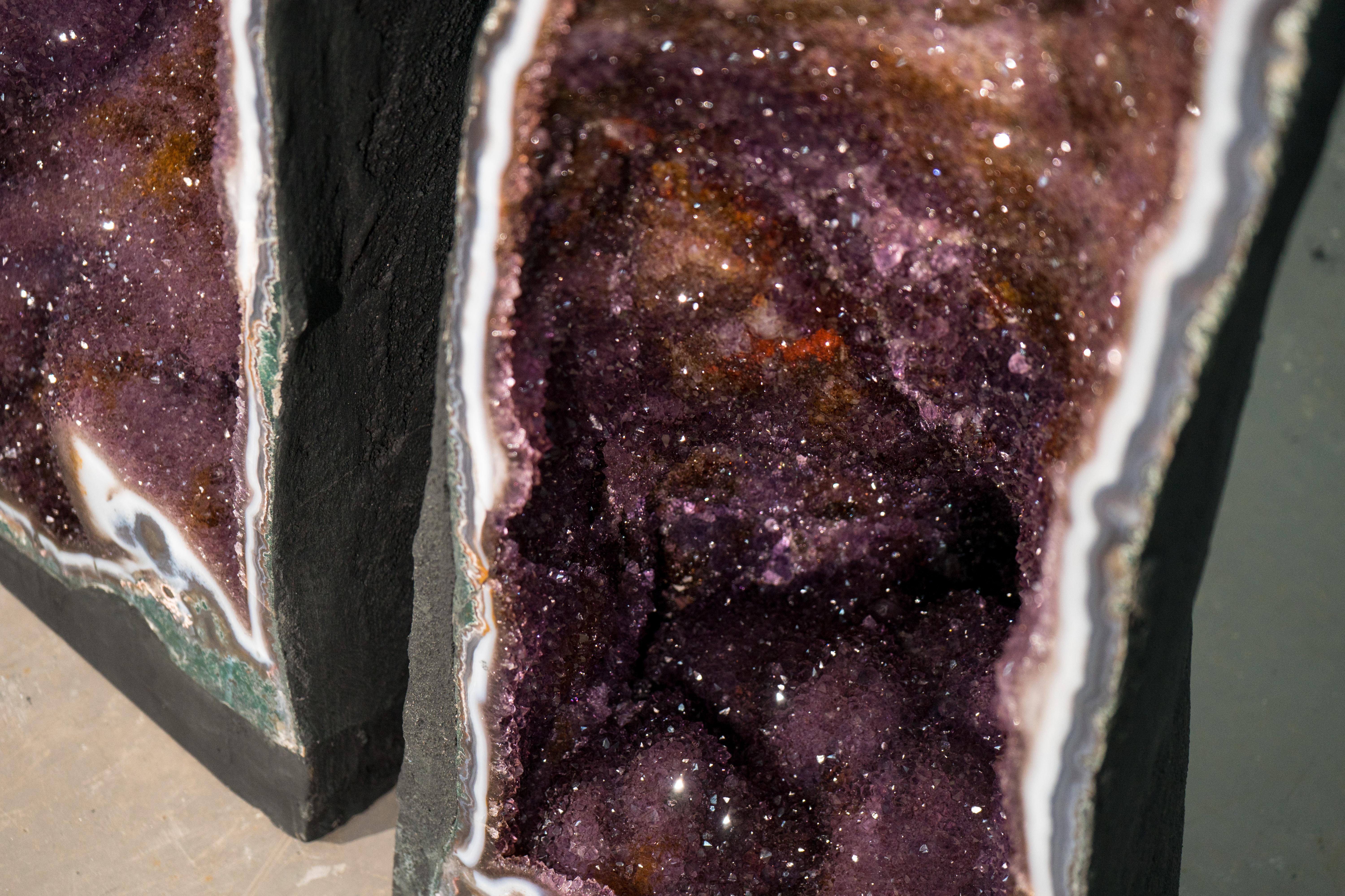 Paar große Amethyst-Kathedralen-Geode mit buntem Galaxy Druzy, Achatrahmen im Angebot 8