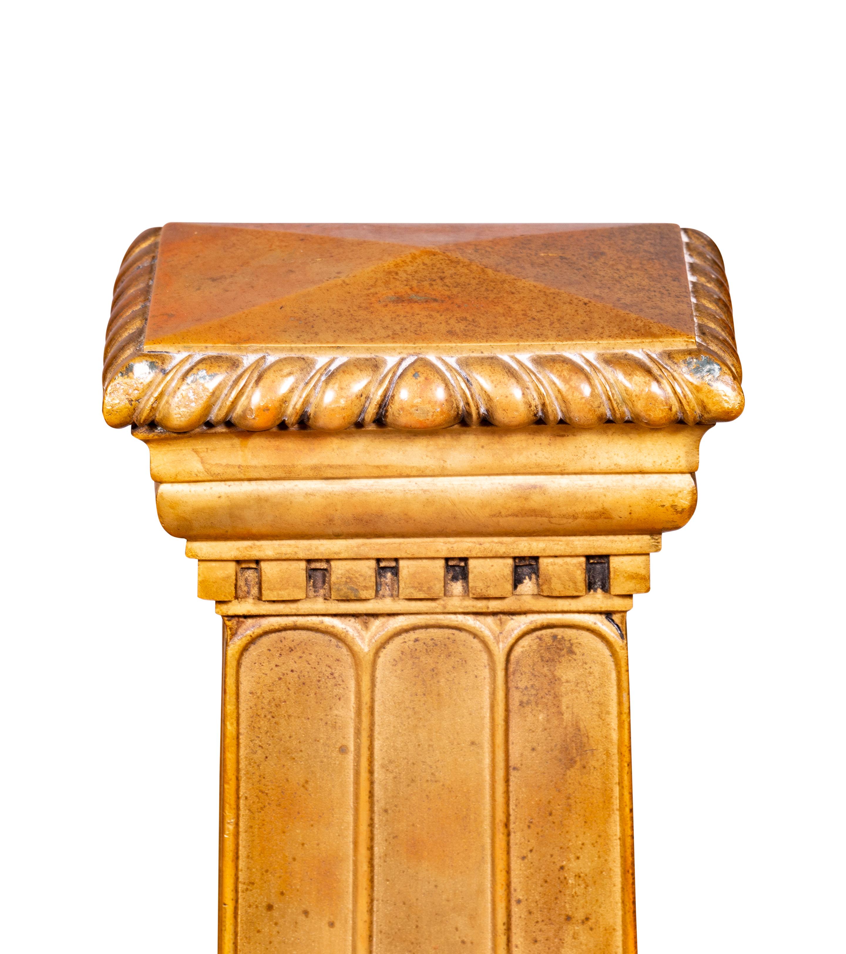 Paar große und beeindruckende Feuerböcke aus vergoldeter Bronze im Arts and Crafts-Stil im Angebot 4