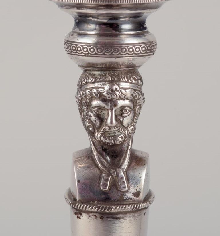 XIX secolo Coppia di grandi e imponenti candelabri italiani in argento. in vendita