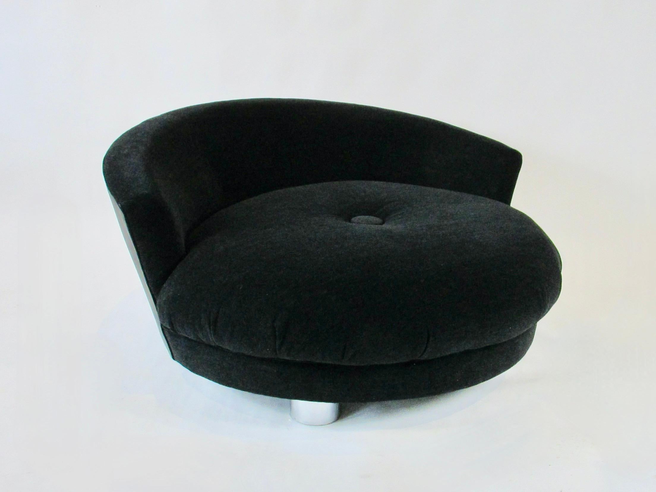 Two Available Large and Inviting Round Milo Baughman Lounge Chairs For Sale 3