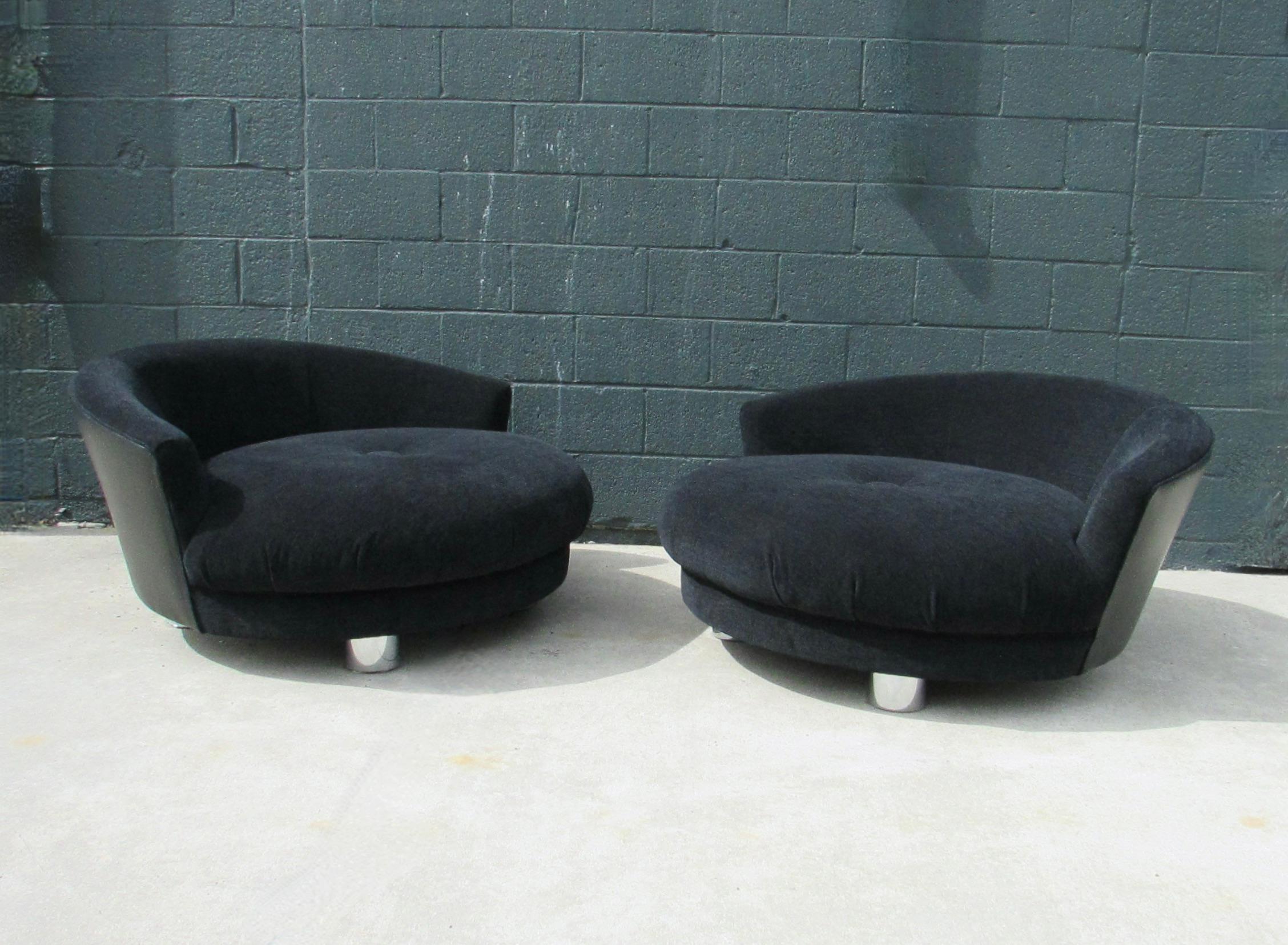 Mid-Century Modern Two Available Large and Inviting Round Milo Baughman Lounge Chairs For Sale