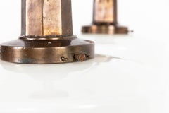 Pareja de grandes lámparas colgantes antiguas Art Decó de cristal opalino escalonado, c.1930