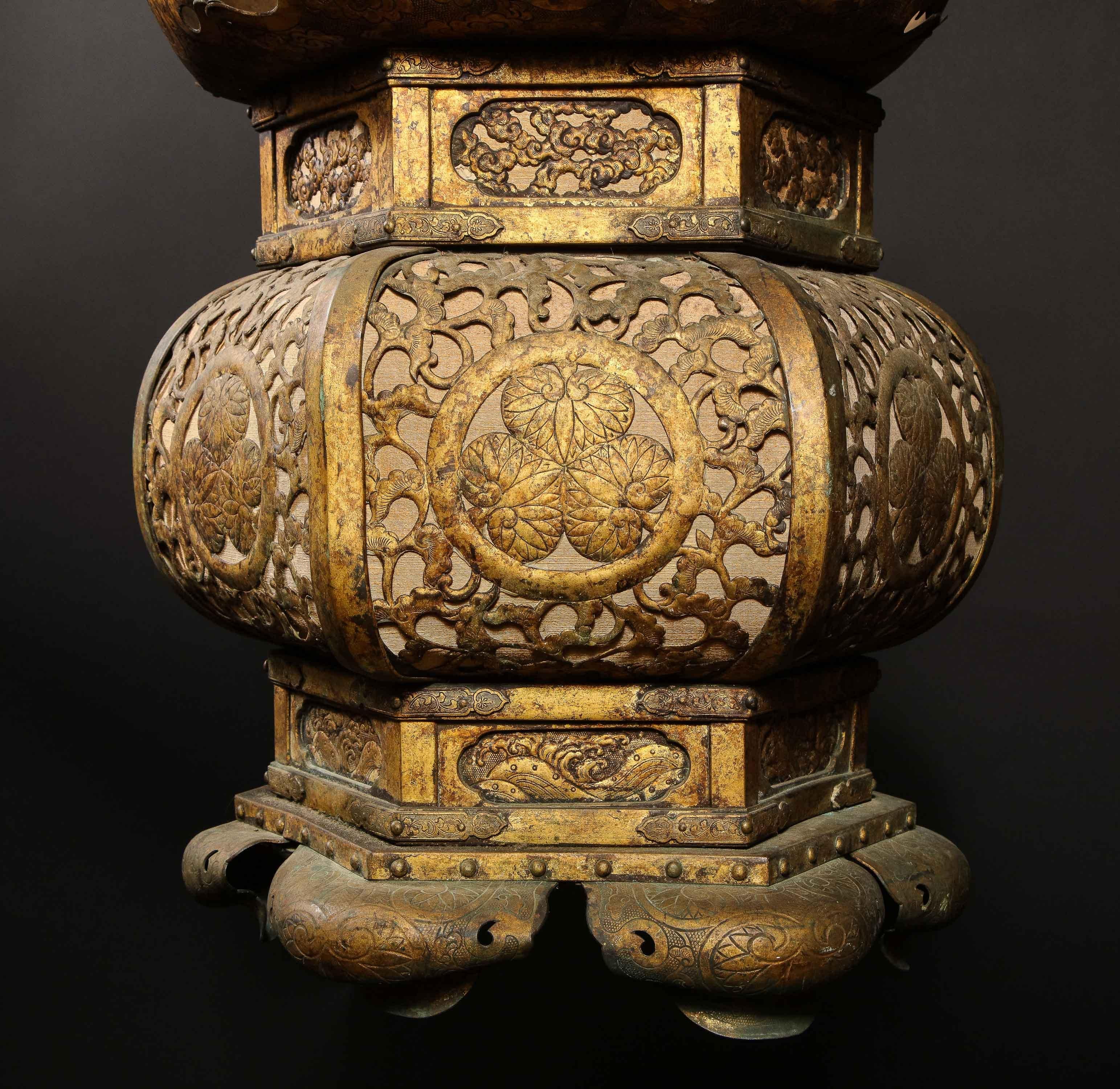 Pair of Large Antique Japanese Gilt Copper Lanterns For Sale 5
