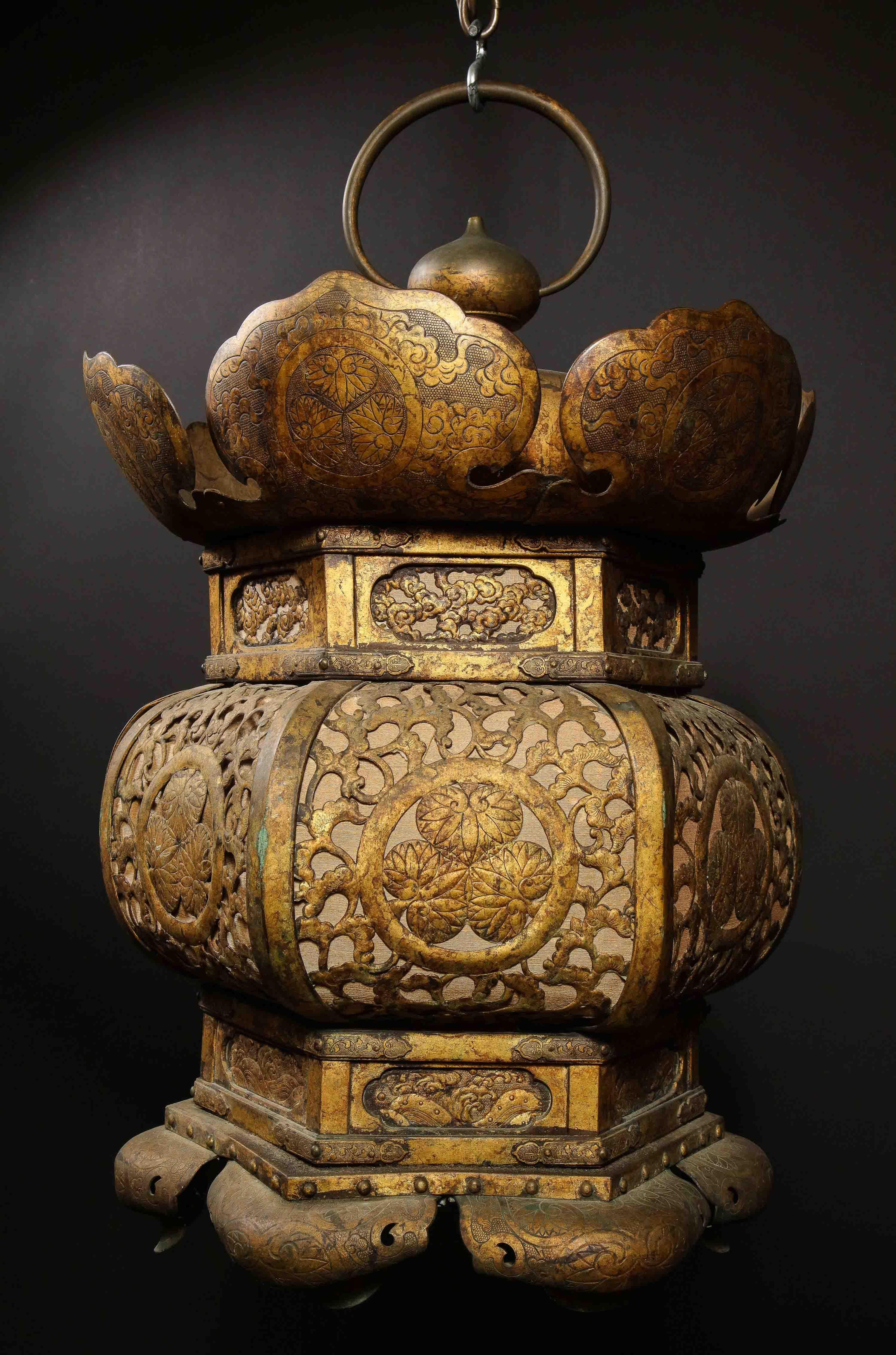 Große antike japanische vergoldete Kupferlaternen, Paar im Angebot 7