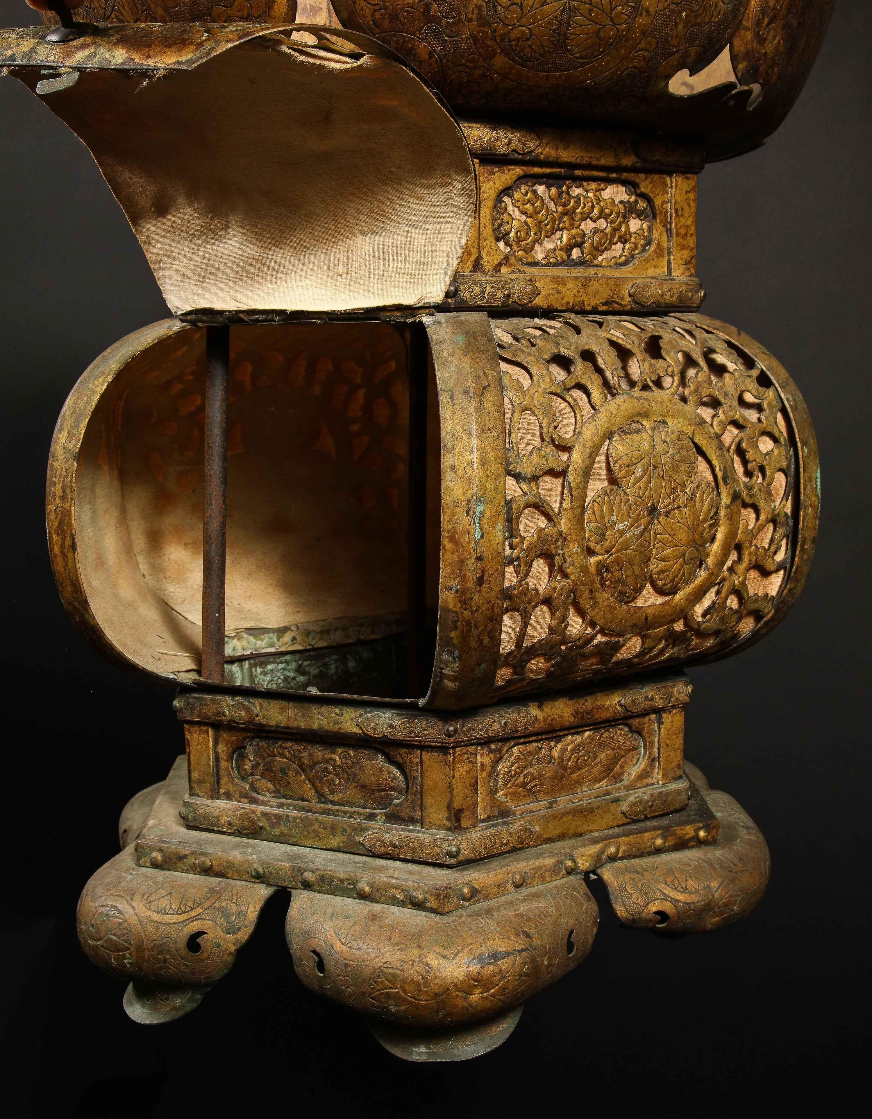 Pair of Large Antique Japanese Gilt Copper Lanterns For Sale 9