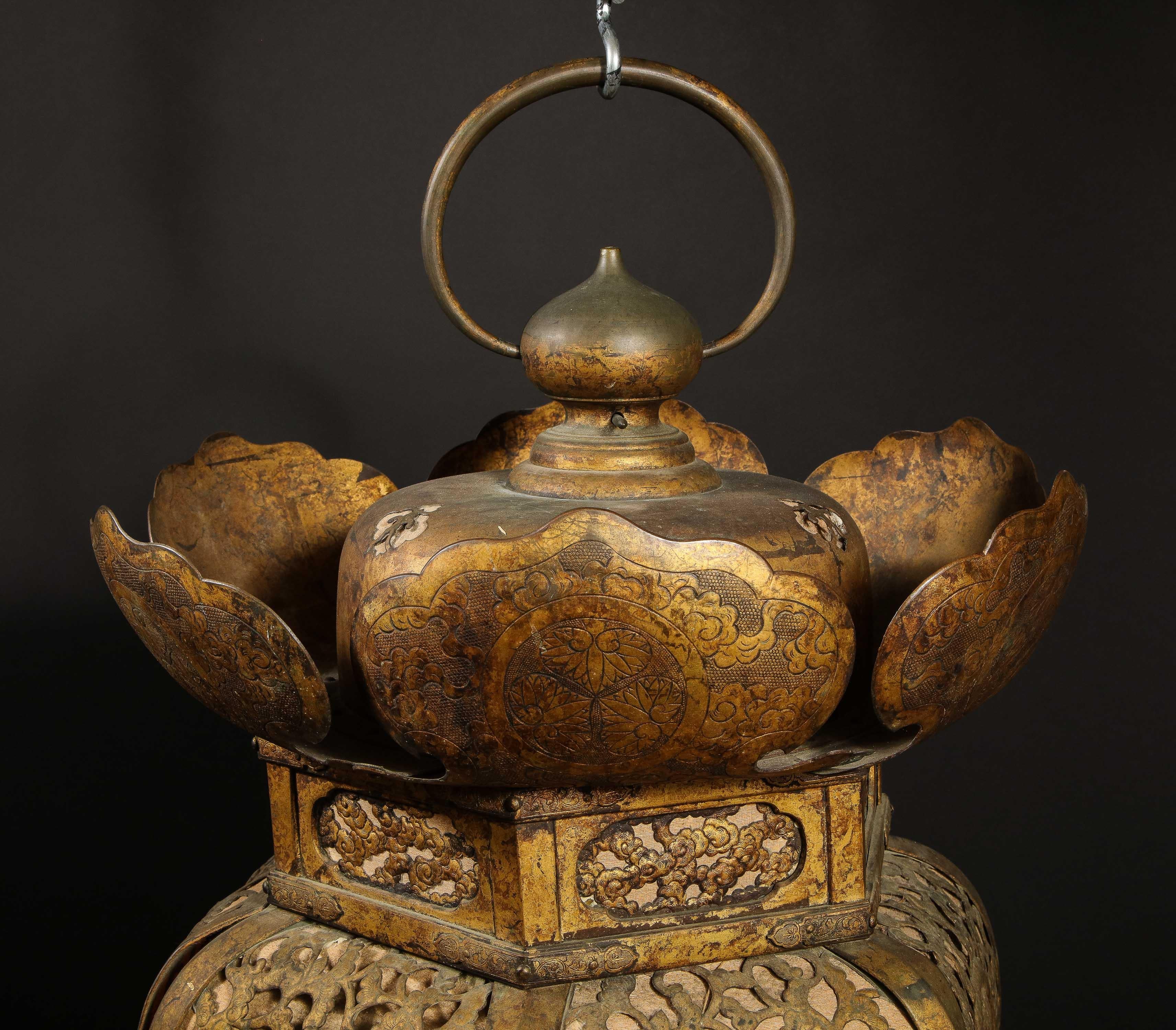 Pair of Large Antique Japanese Gilt Copper Lanterns For Sale 2