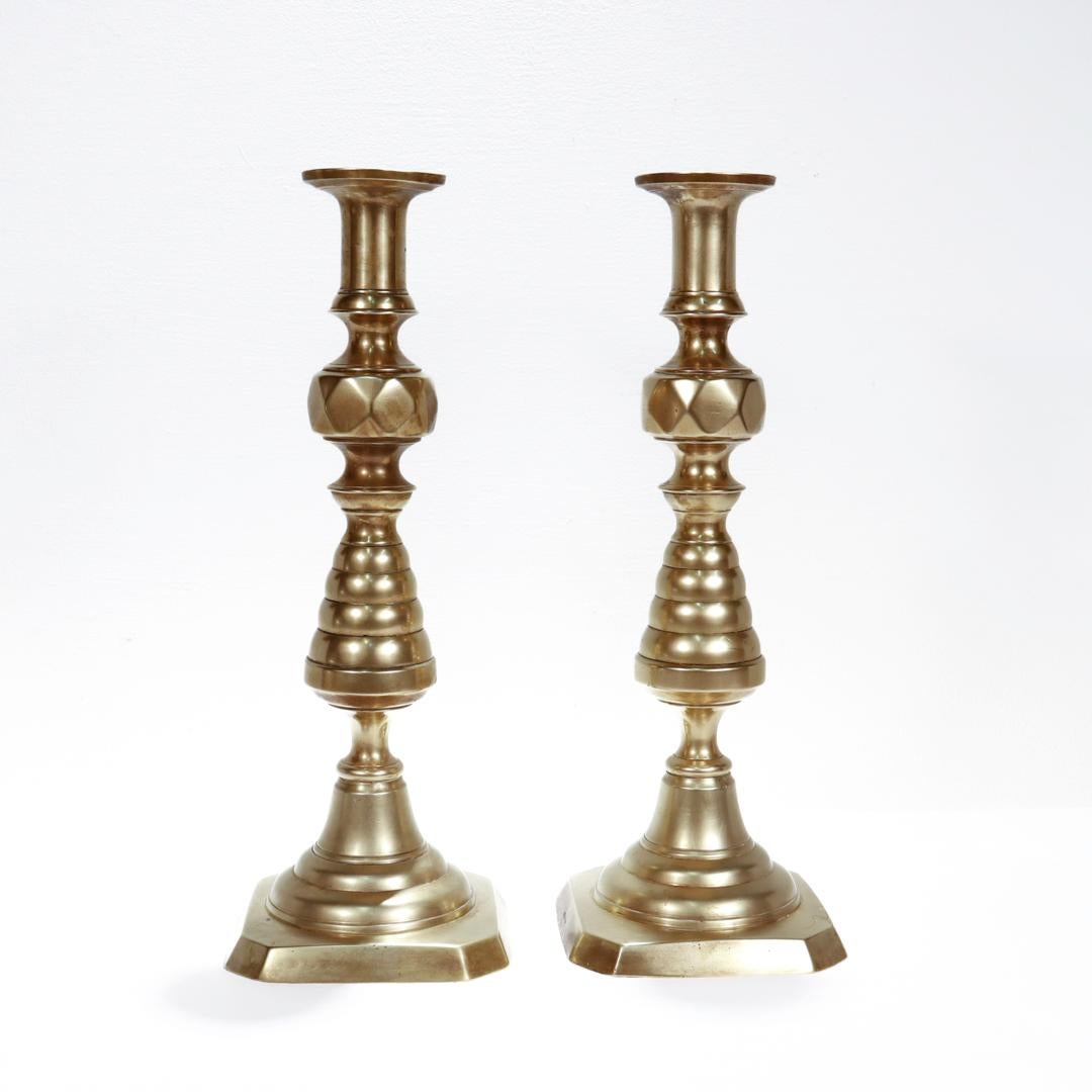 Pair of Large Antique English Brass Beehive Candlesticks In Good Condition For Sale In Philadelphia, PA