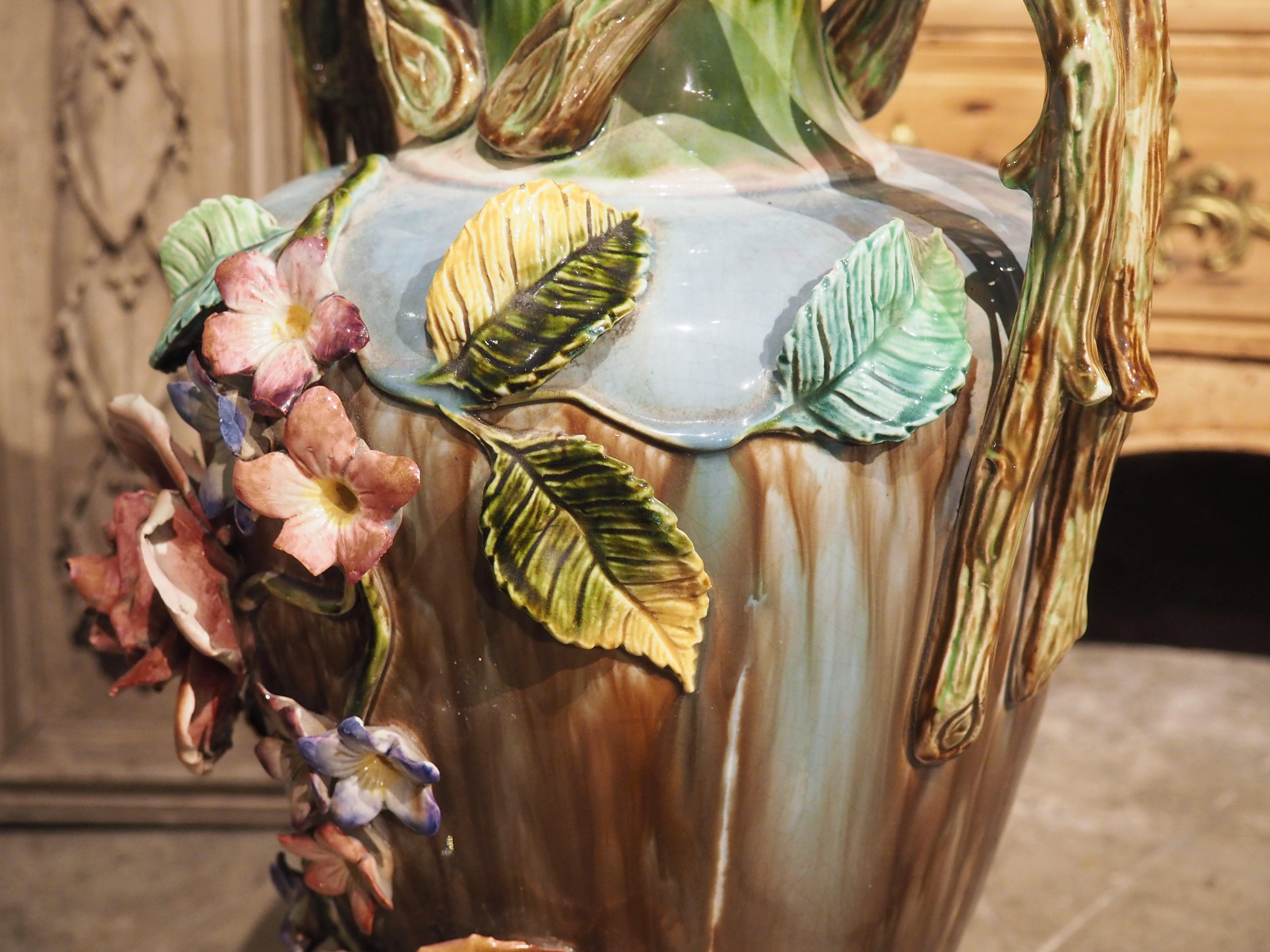 Paire de grands vases barbotines anciens en relief de la période Art nouveau français en vente 6