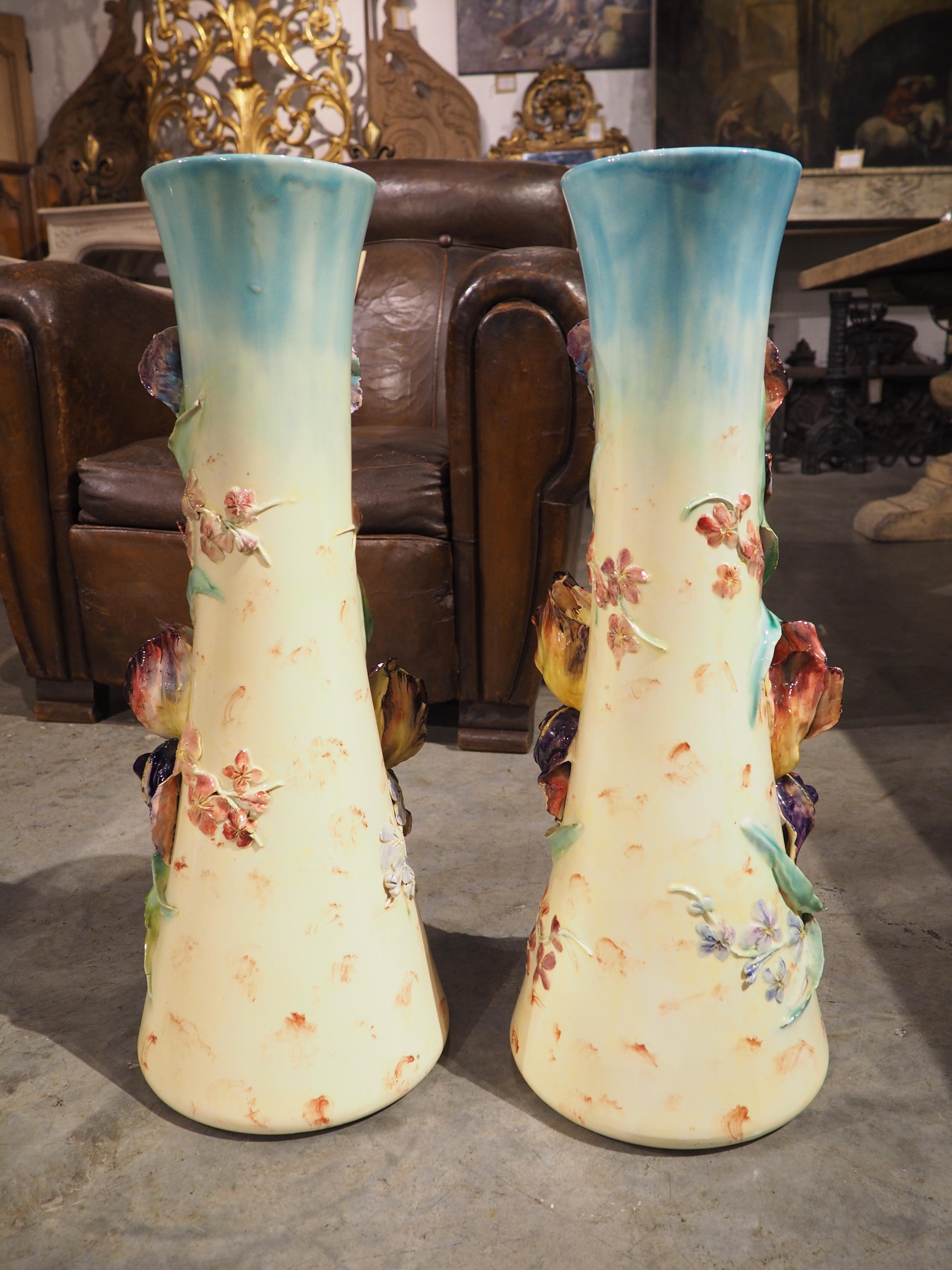 Paire de grands vases anciens à Barbotine de Longchamp, Circa 1890 9