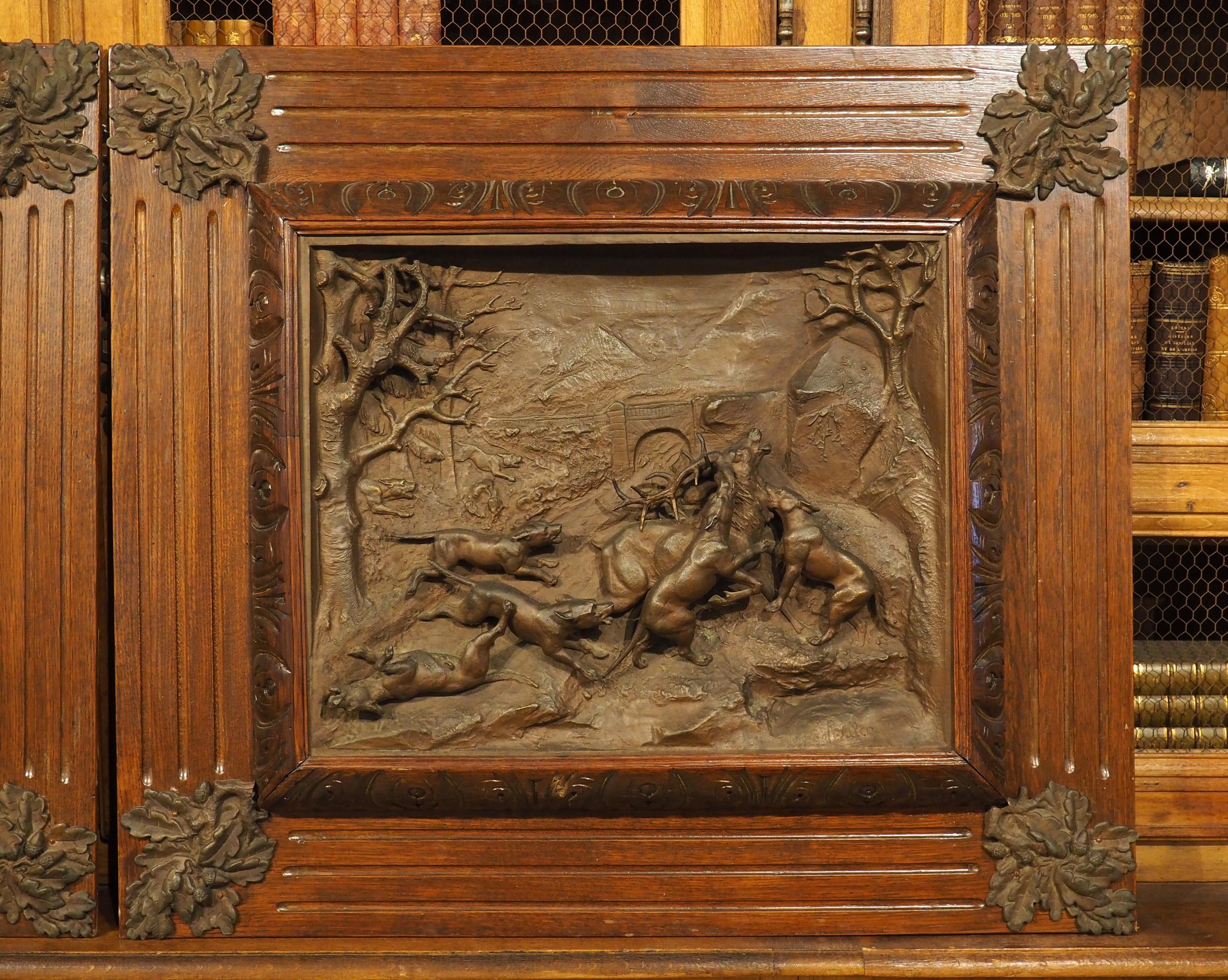 Pareja de grandes placas de caza antiguas enmarcadas en roble francés, P. Lecourtier (1851-1925) en Bueno estado para la venta en Dallas, TX