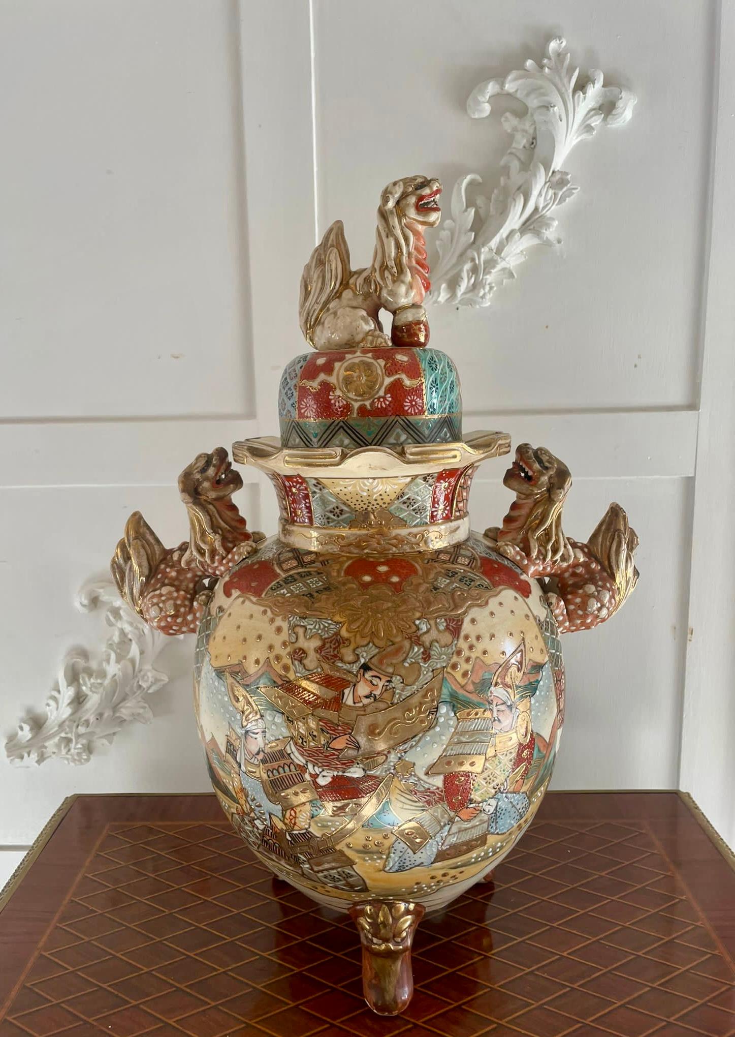 Pair of Large Antique Japanese Quality Satsuma Lidded Vases For Sale 1