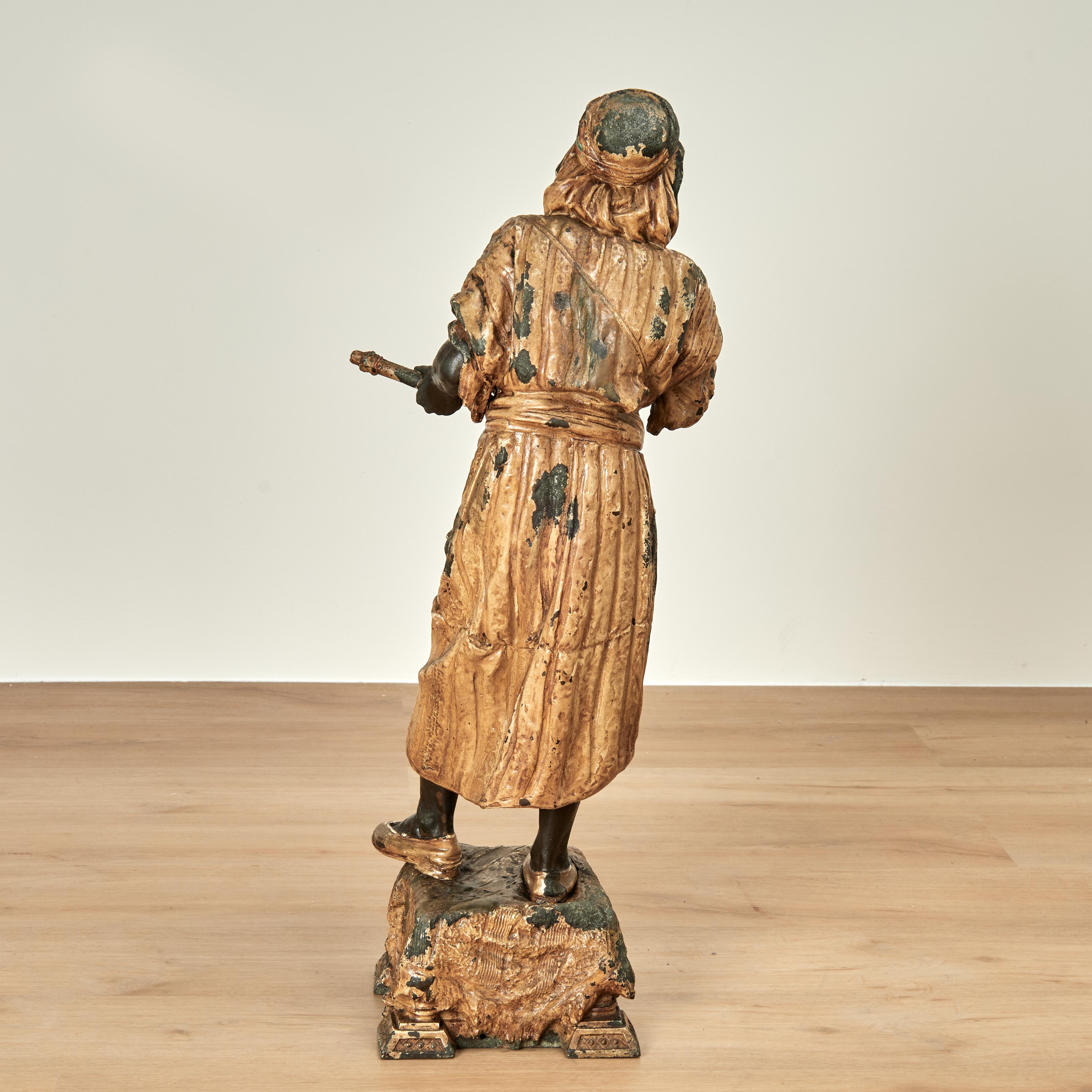 Paar große antike orientalische Bronzeskulpturen oder Statuen im Angebot 8