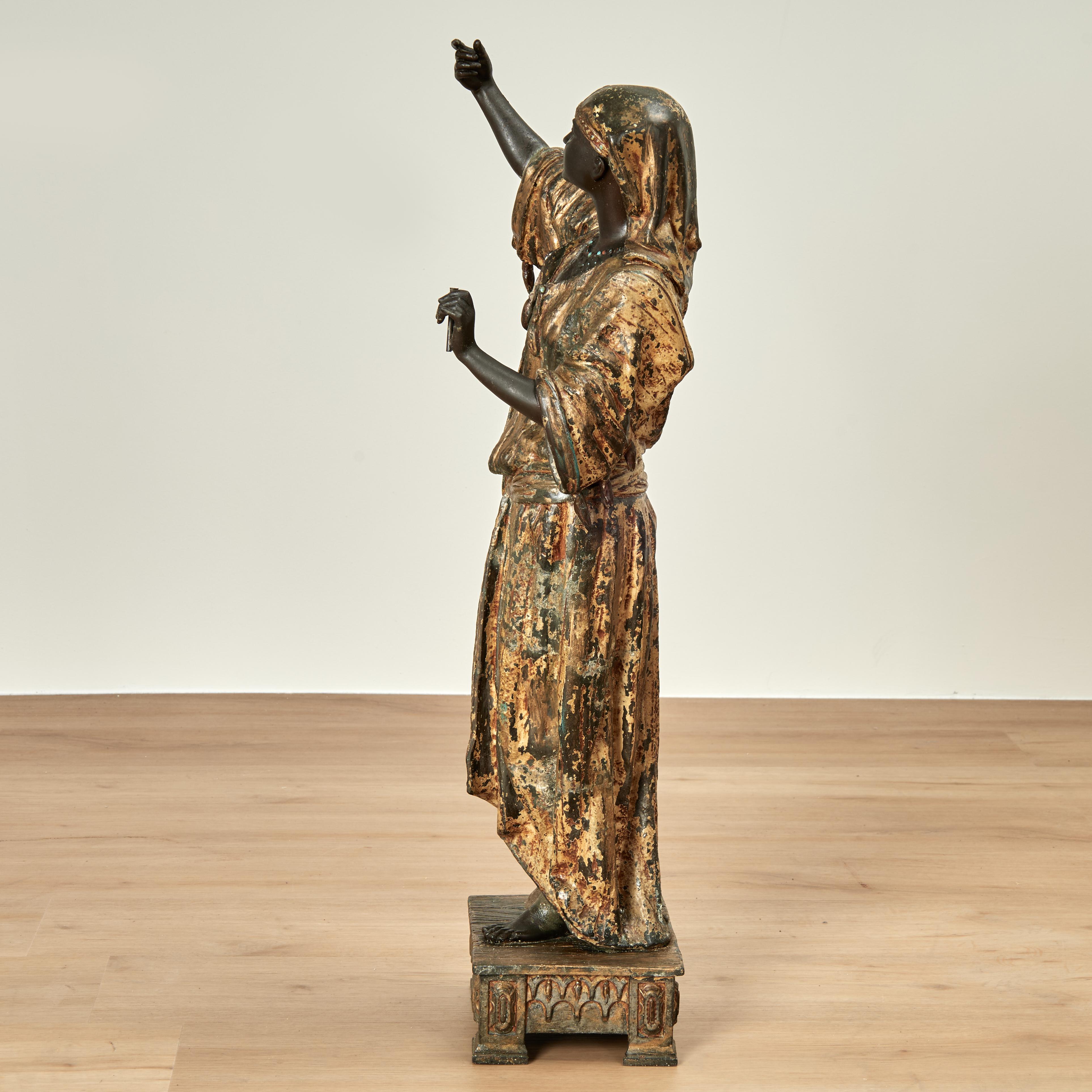 Paar große antike orientalische Bronzeskulpturen oder Statuen im Angebot 2