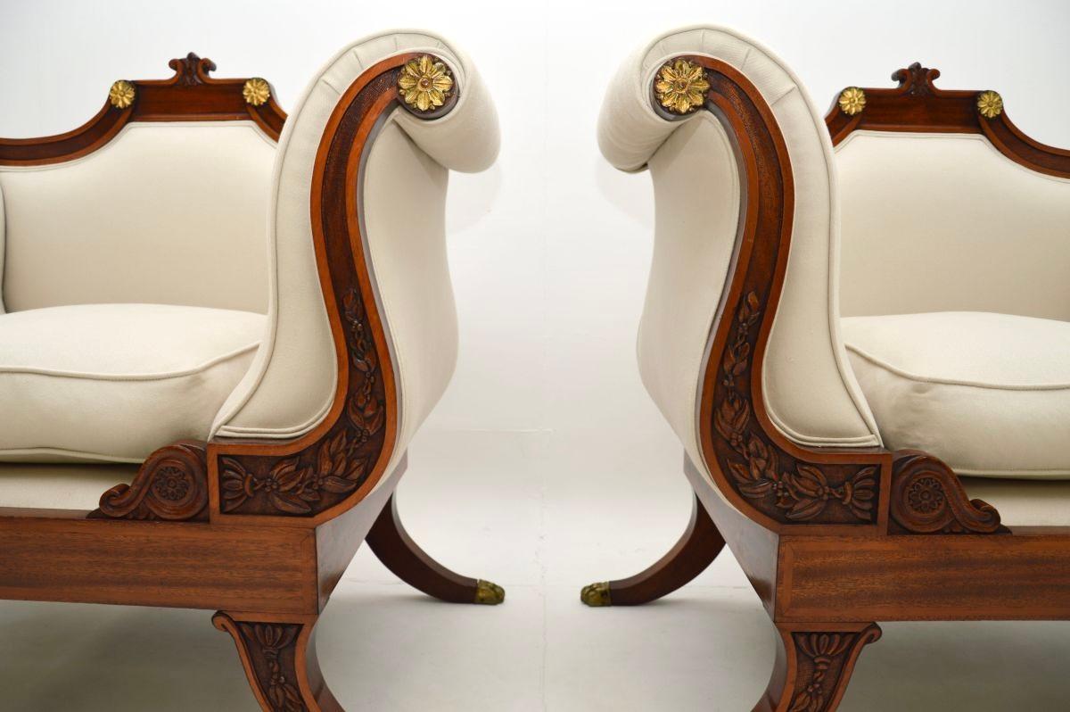 Début du 20ème siècle Paire de grands fauteuils anciens de style Régence en vente