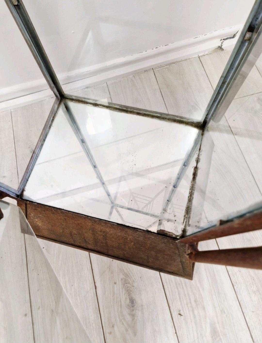 Pareja de grandes vitrinas antiguas de venta al por menor de estilo industrial Británico en venta