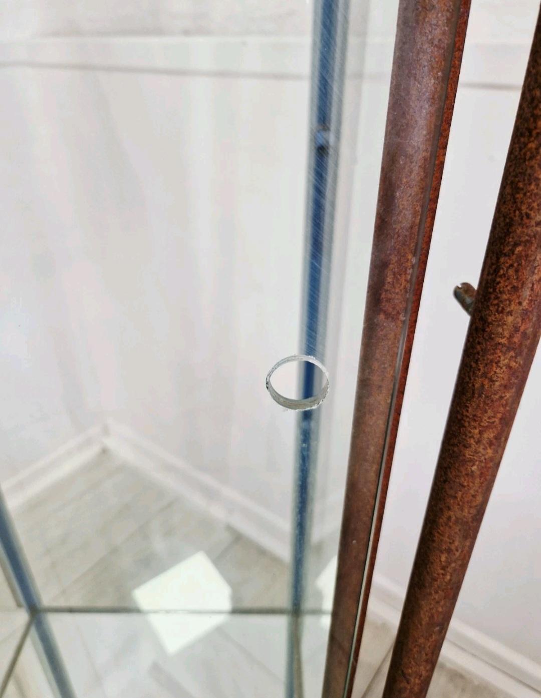 Pareja de grandes vitrinas antiguas de venta al por menor de estilo industrial en Bueno estado para la venta en Buxton, GB