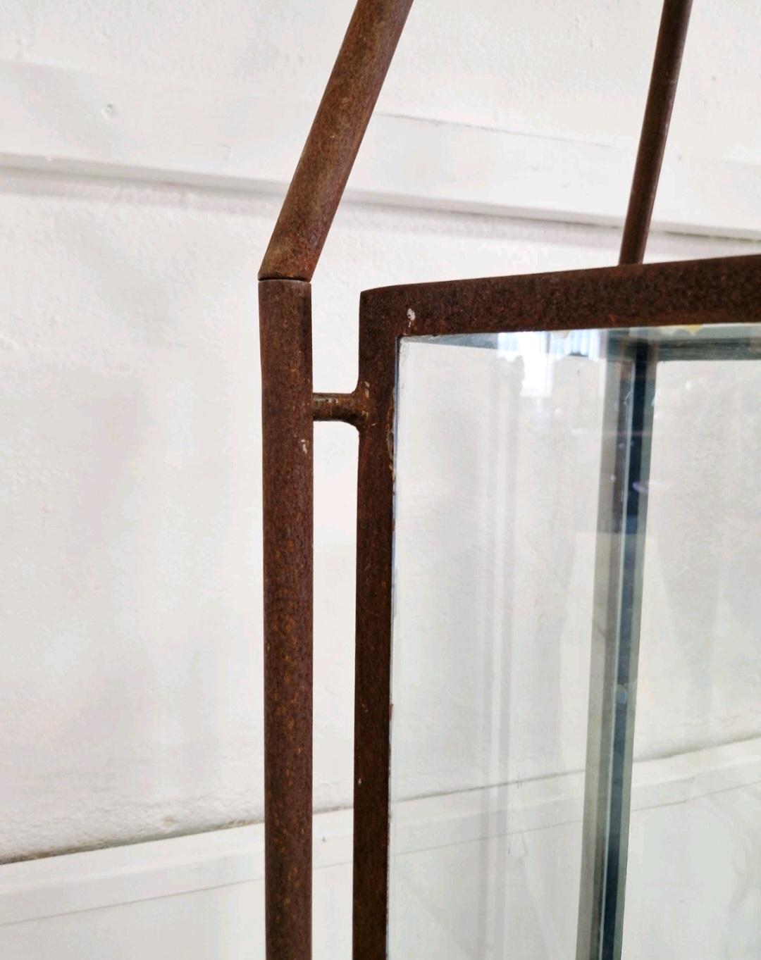 Pareja de grandes vitrinas antiguas de venta al por menor de estilo industrial siglo XIX en venta