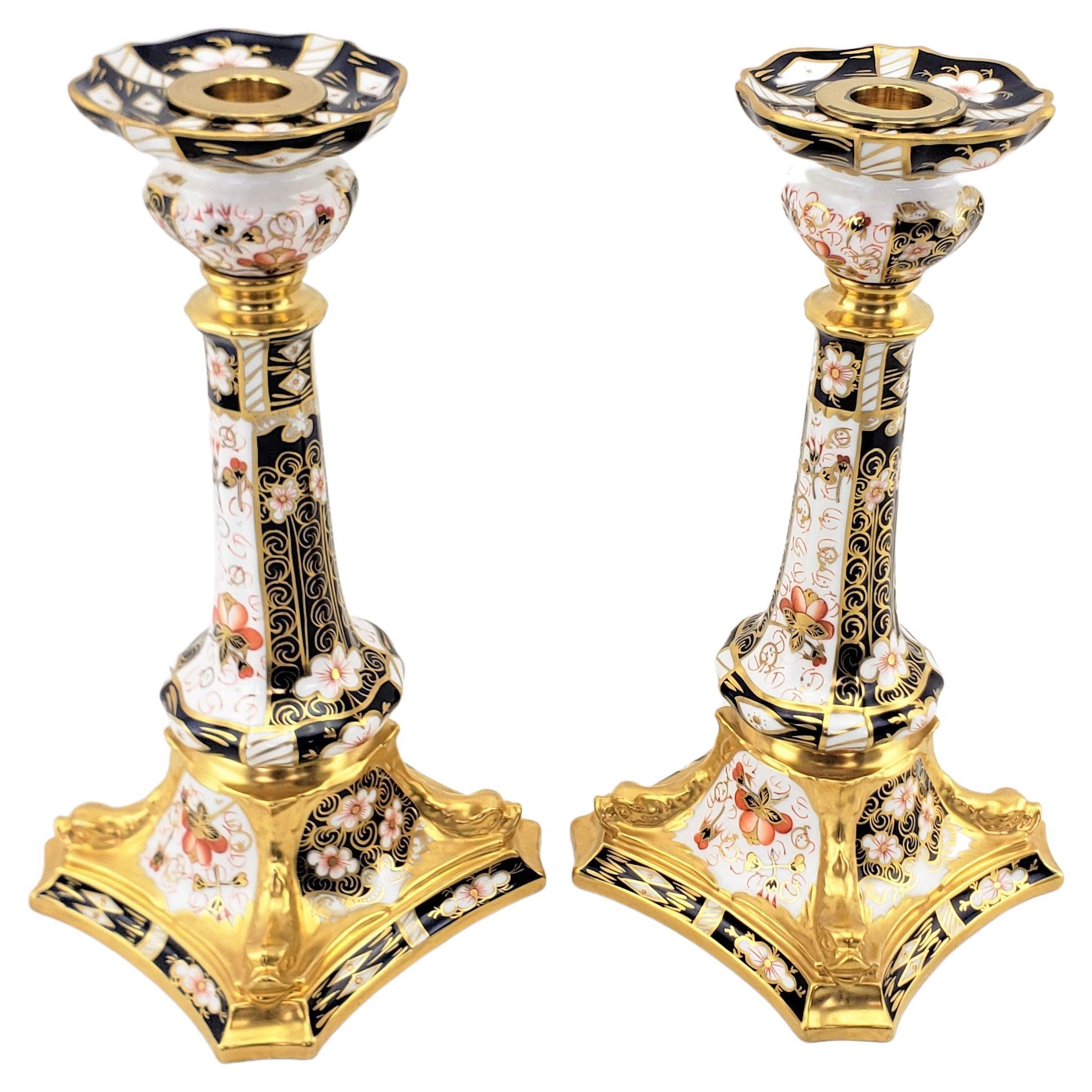 Paire de grands chandeliers anciens à dauphin Royal Crown Derby 2451 Imari