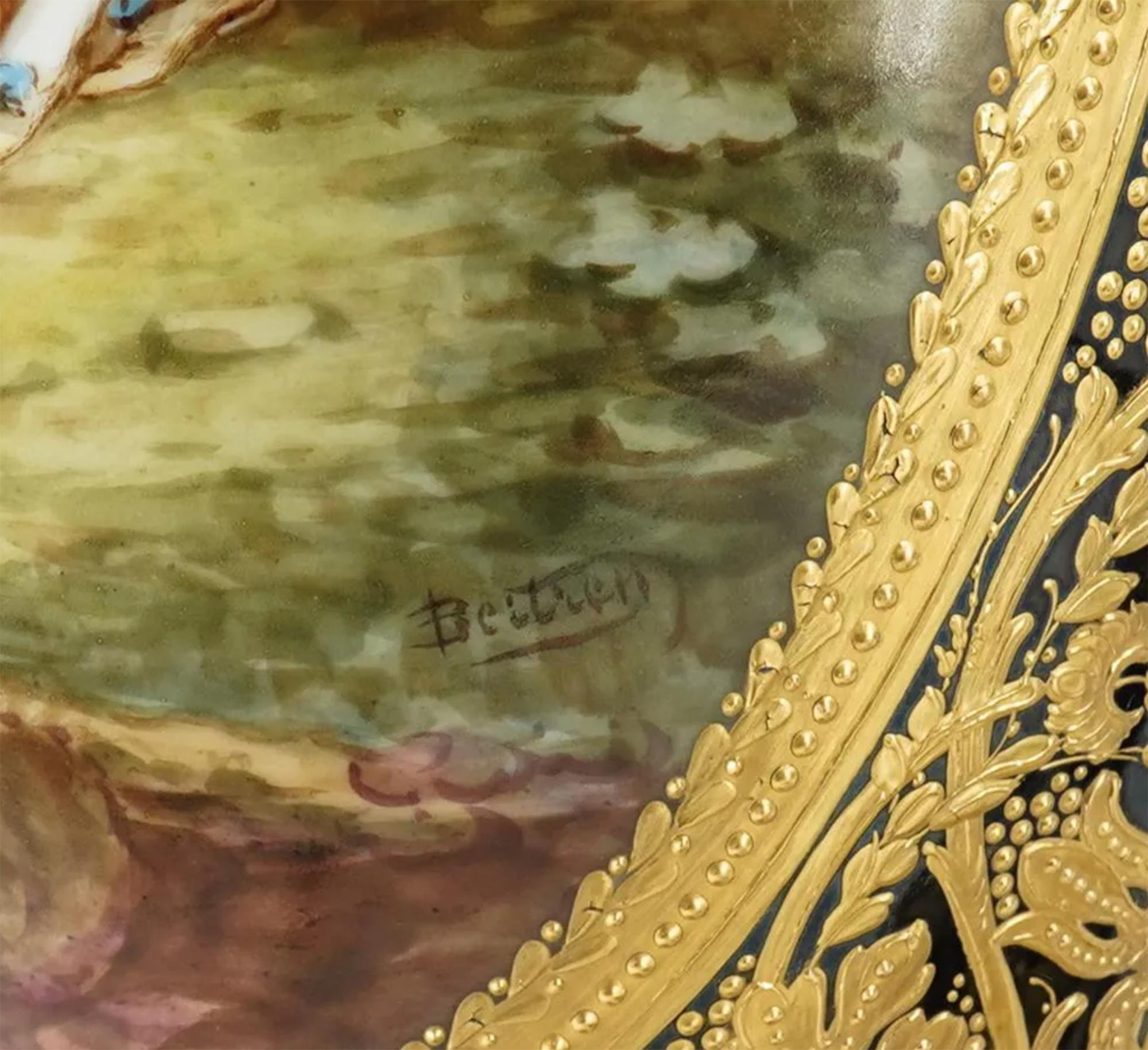 Bronzo Coppia di grandi urne antiche in porcellana e bronzo di Sèvres in vendita