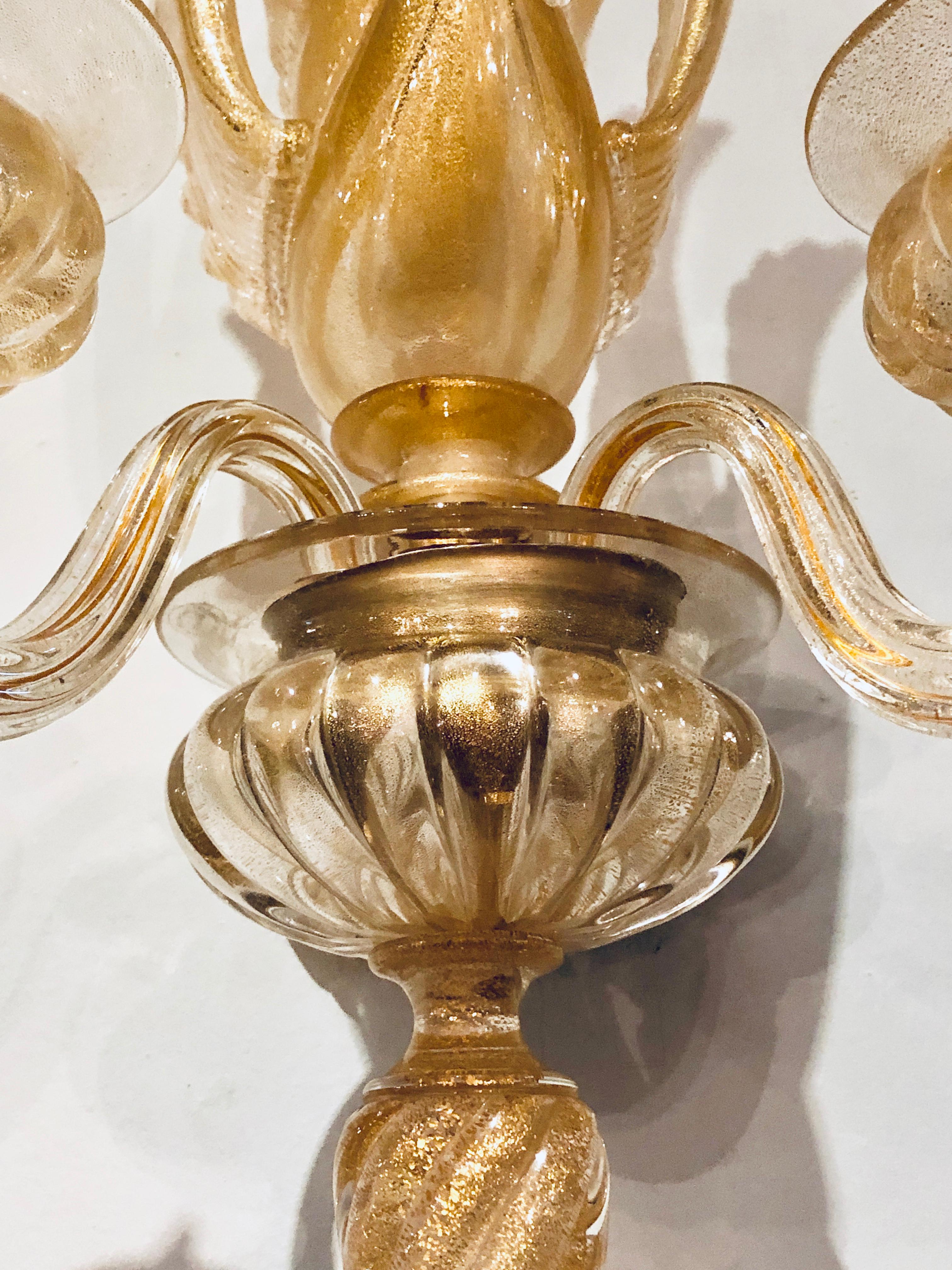 Paire de grandes appliques en forme de cygne moucheté d'or d'Archimede Seguso, signées et marquées en vente 8