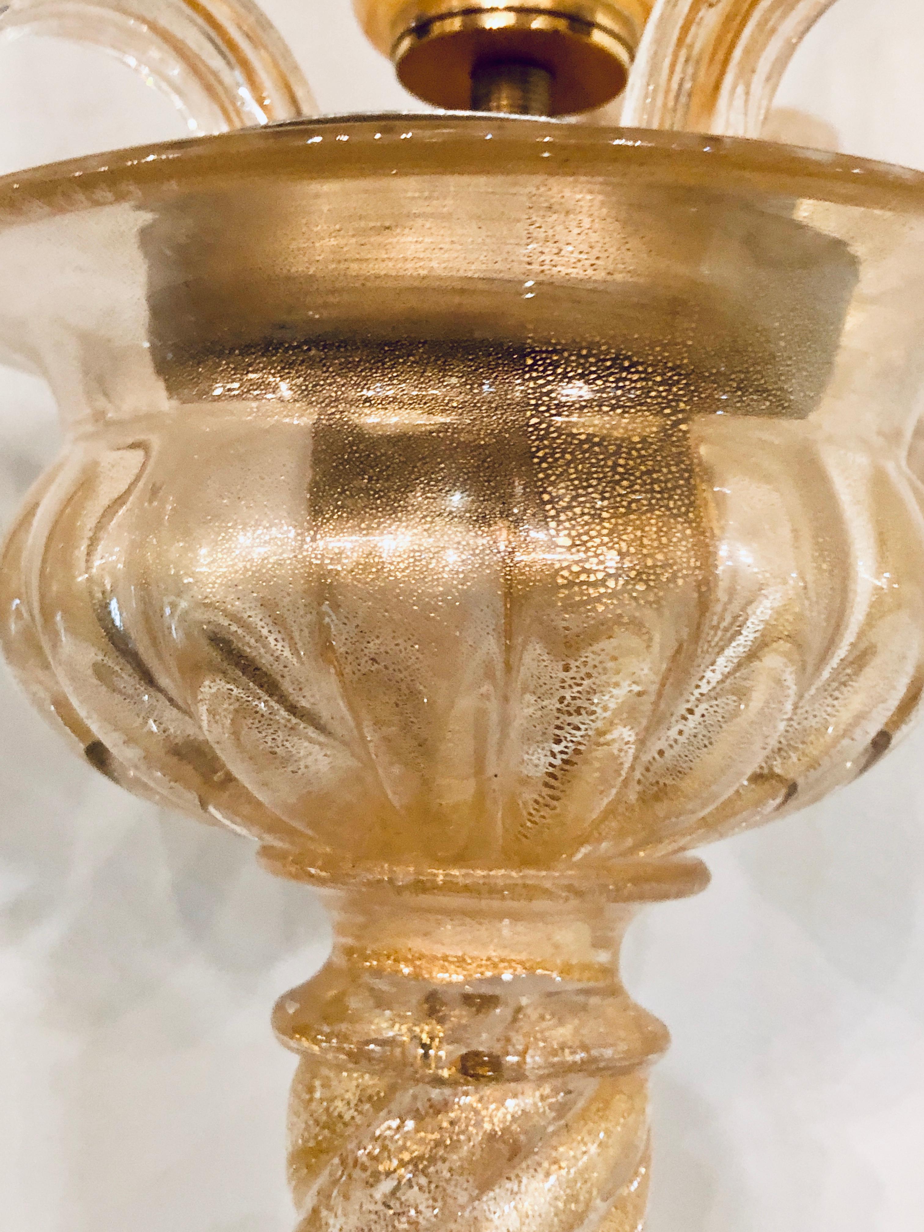 Paire de grandes appliques en forme de cygne moucheté d'or d'Archimede Seguso, signées et marquées en vente 9