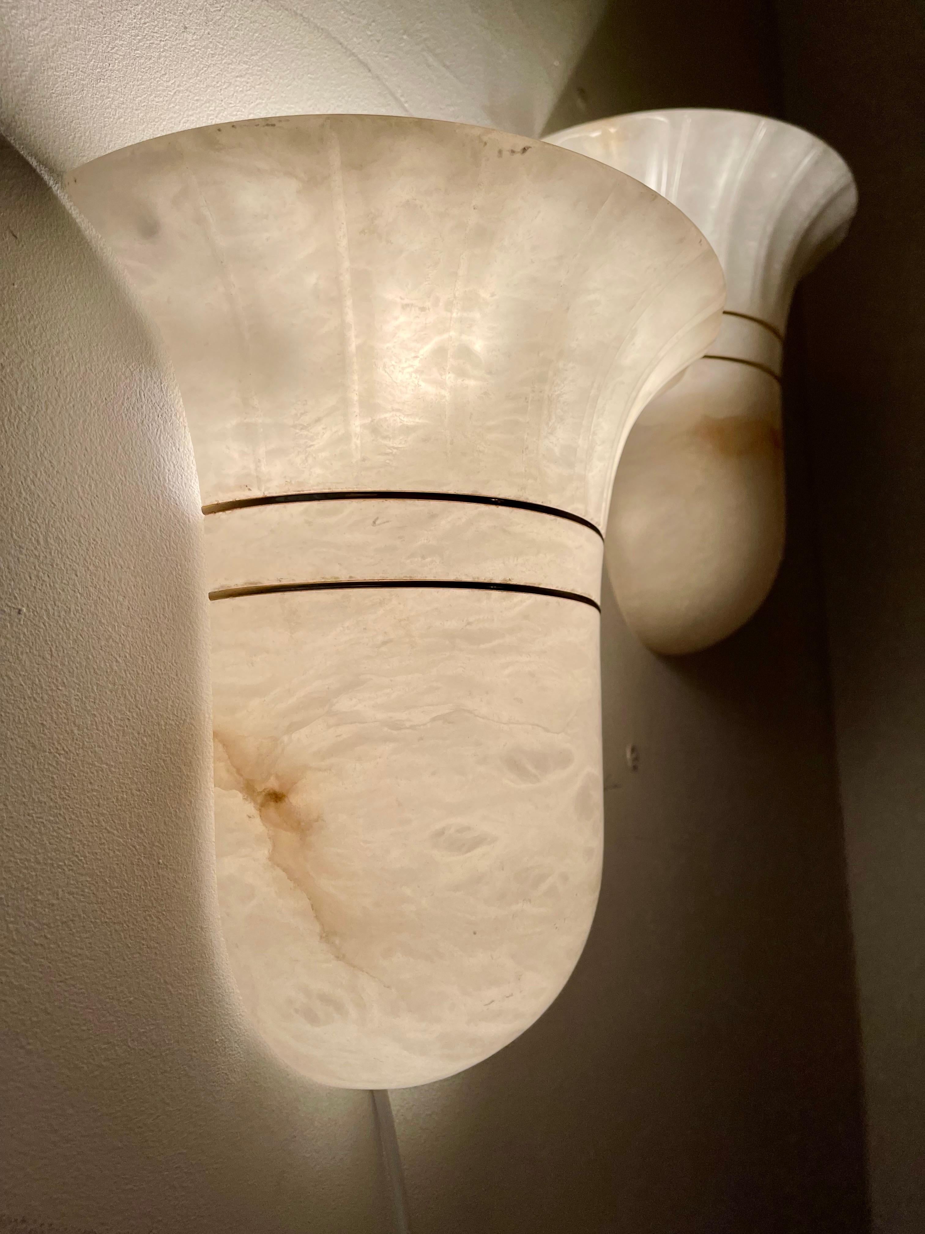 Wall lighting Art Deco marble pair , Italy 1970 In Good Condition In La xara, VC