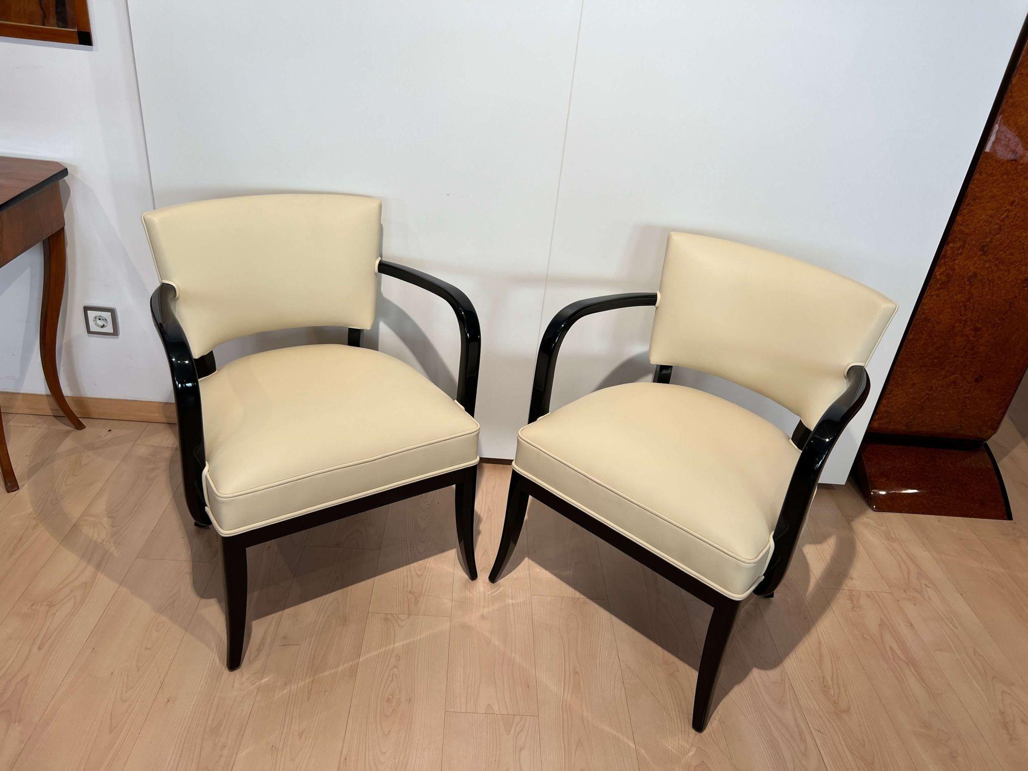 Mid-20th Century Pair of Art Deco Armchairs, Black Lacquer, Creme Leather, France, 1930s For Sale