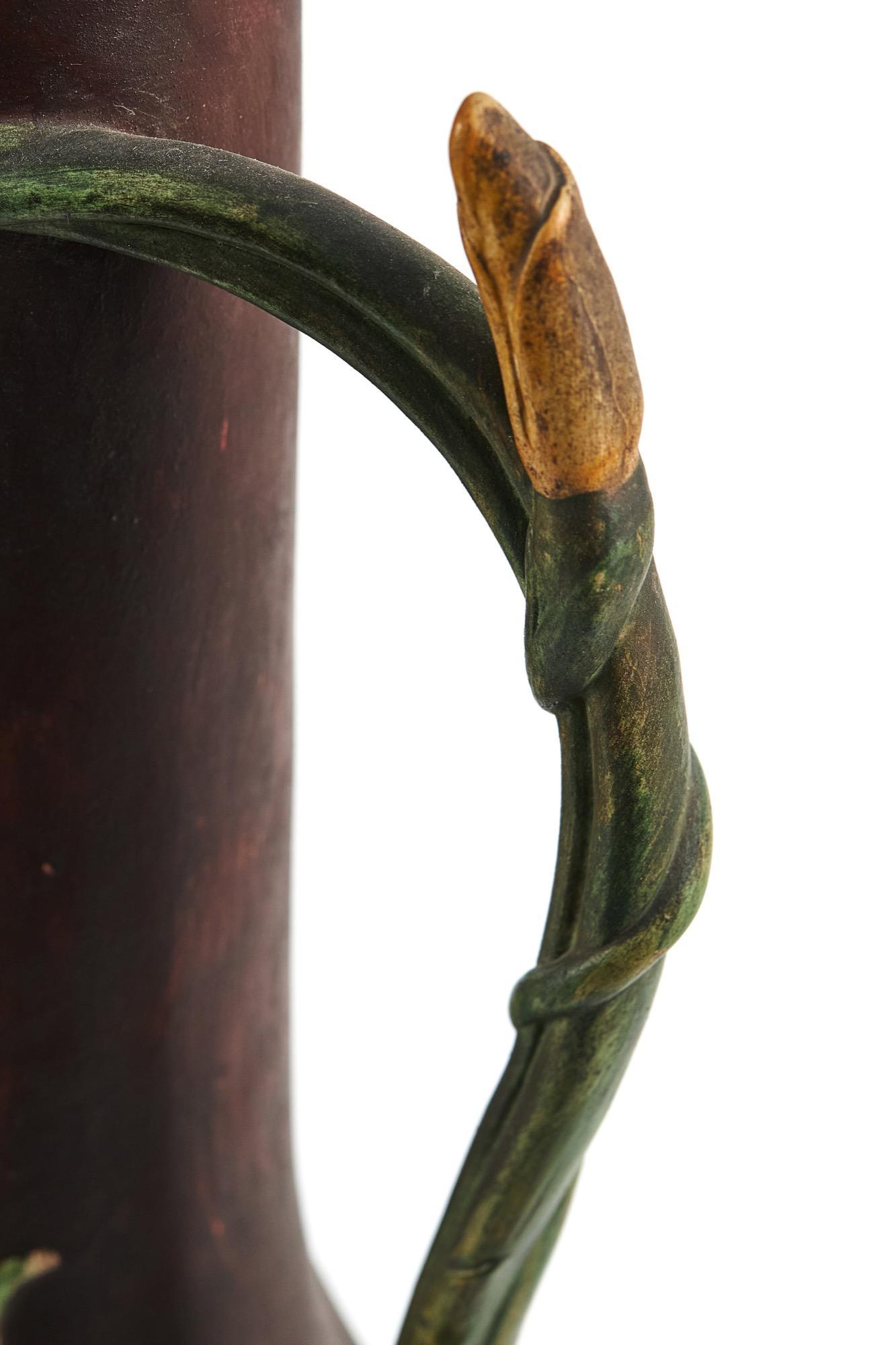Pareja De Grandes Ewers De Cerámica Austriaca Art Nouveau Alfarería en venta