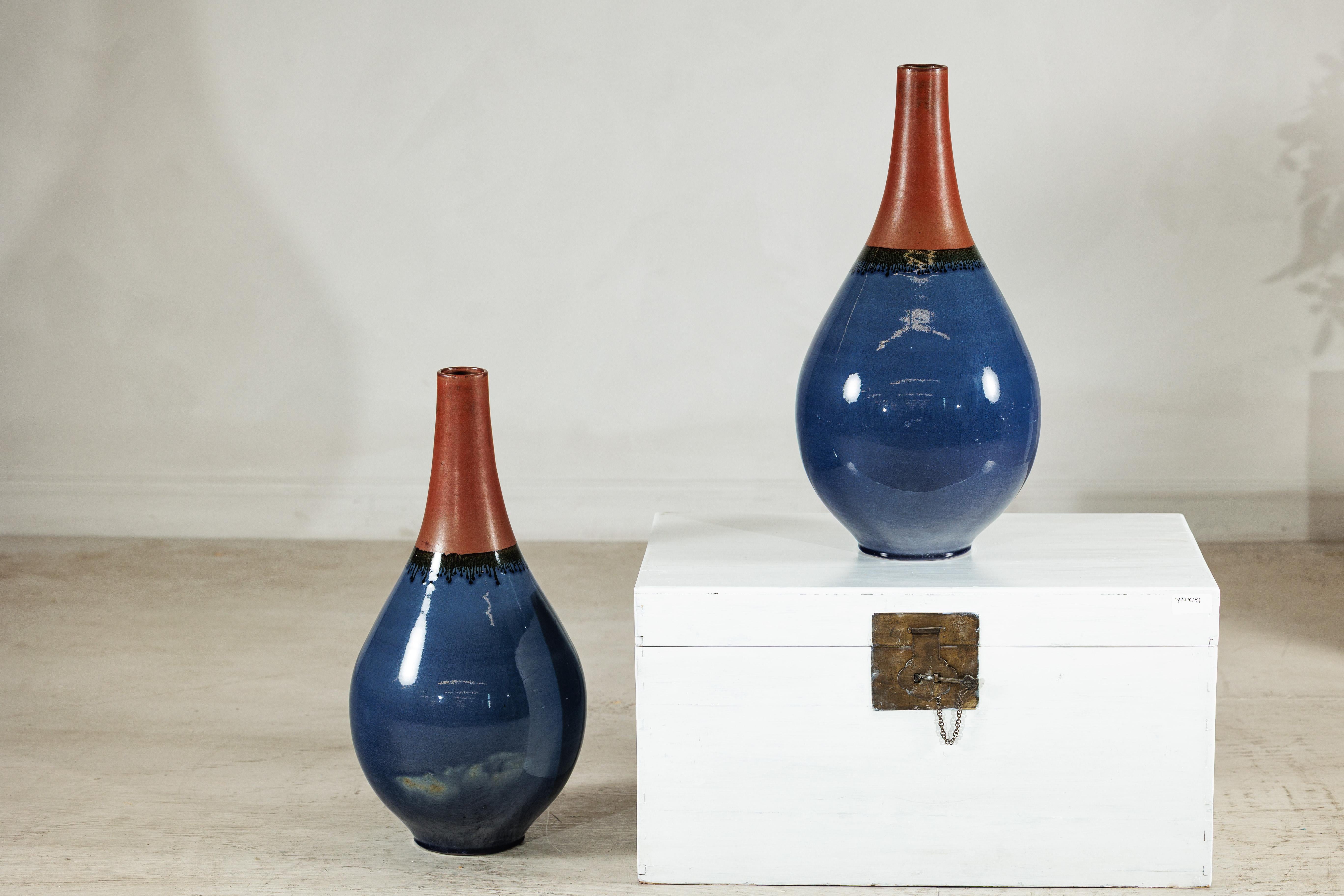 Pair of Large Artisan Teardrop Ceramic Vases in Deep Blue and Terracotta Glaze Bon état - En vente à Yonkers, NY