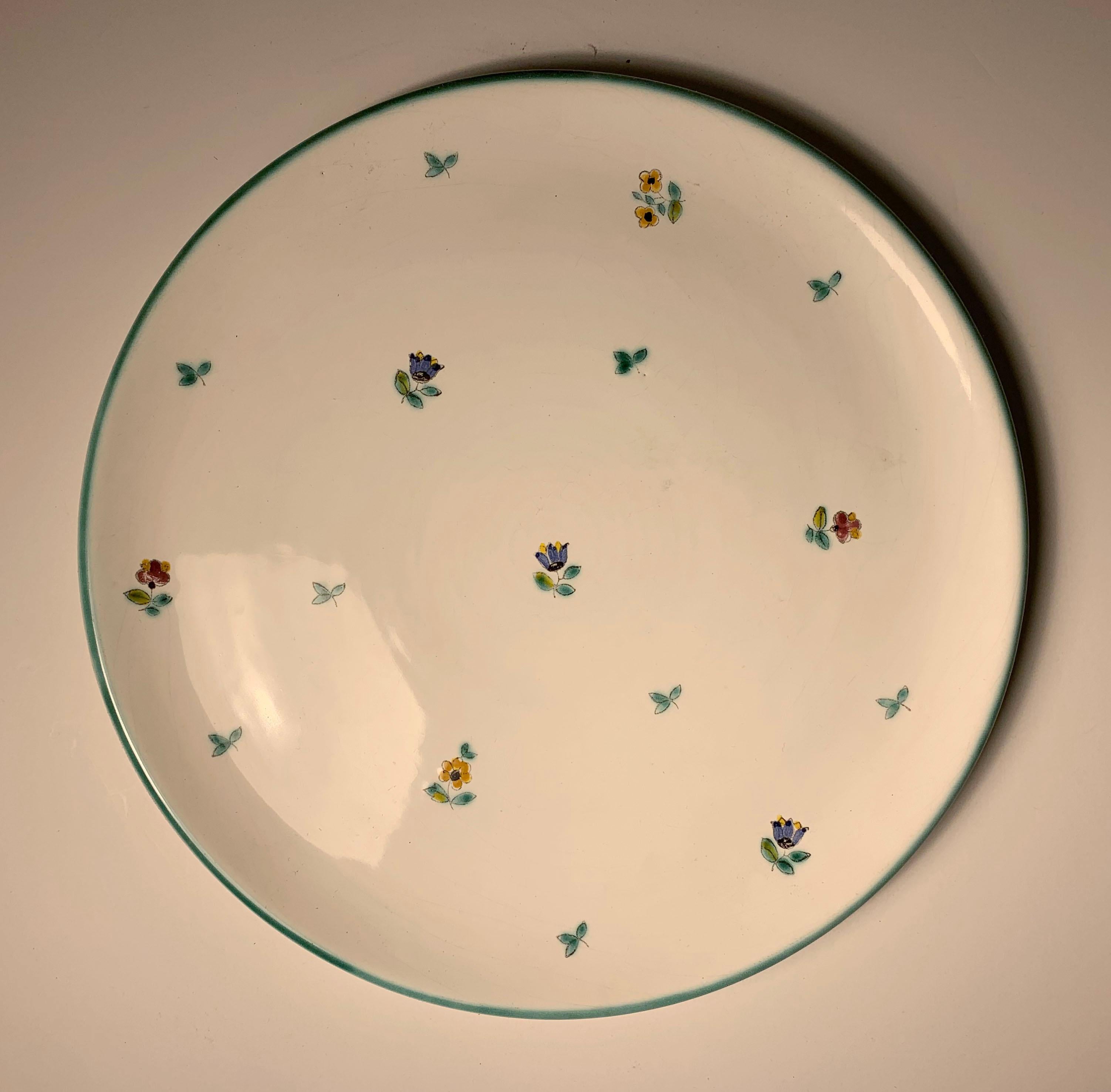 Pareja de grandes platos de cerámica austriaca para tartas de Gmunder Keramik en Bueno estado para la venta en Chicago, IL