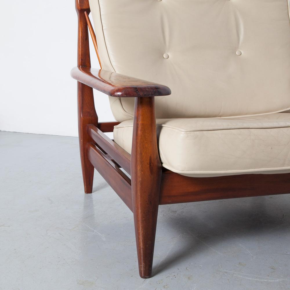 Paire de grandes chaises longues brutalistes en bois de rose du designer brésilien Jean Gillon en vente 6