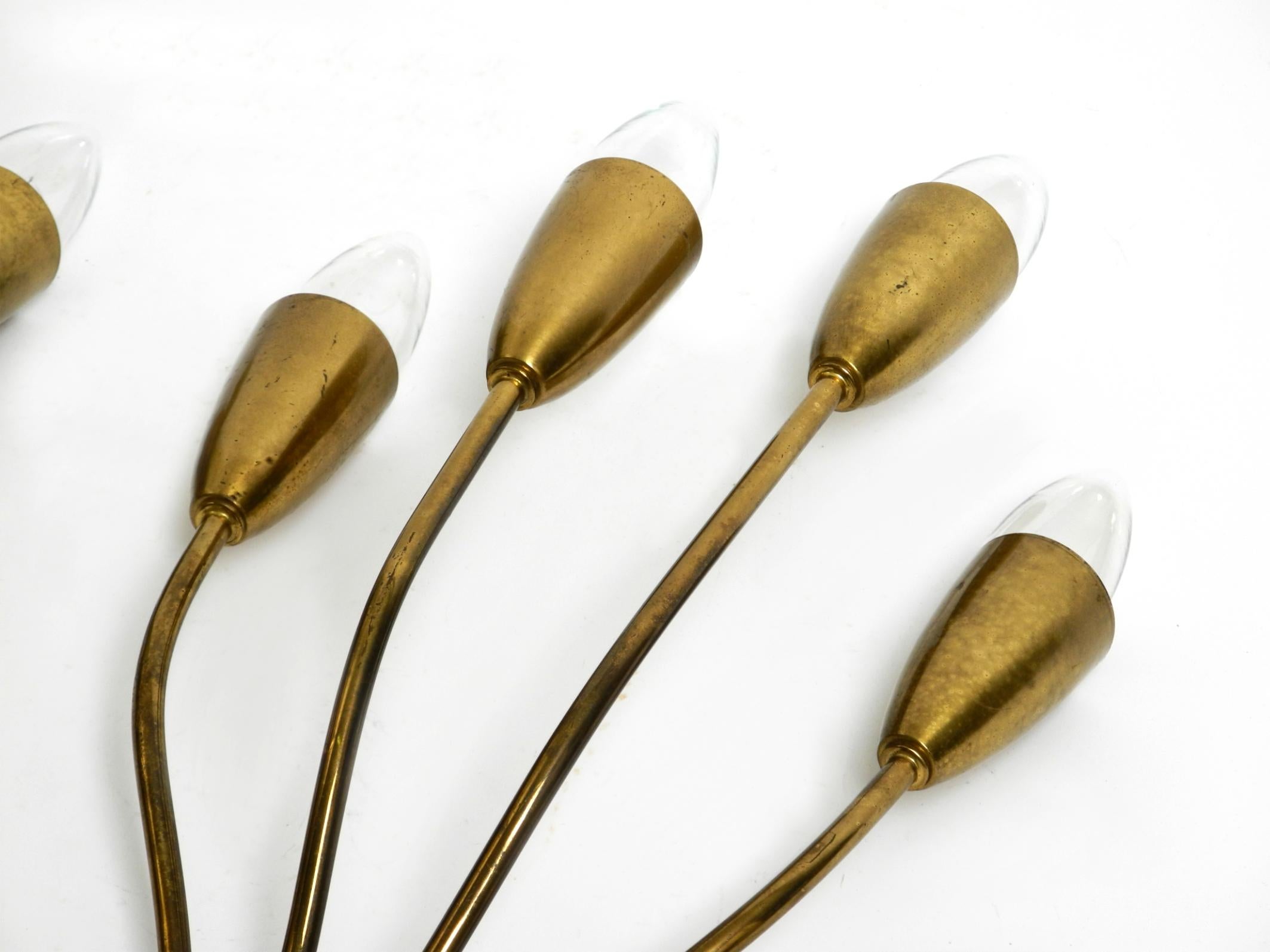 Paar große, schöne, vierarmige, originale Mid-Century-Modern-Wandleuchten aus Messing im Angebot 6