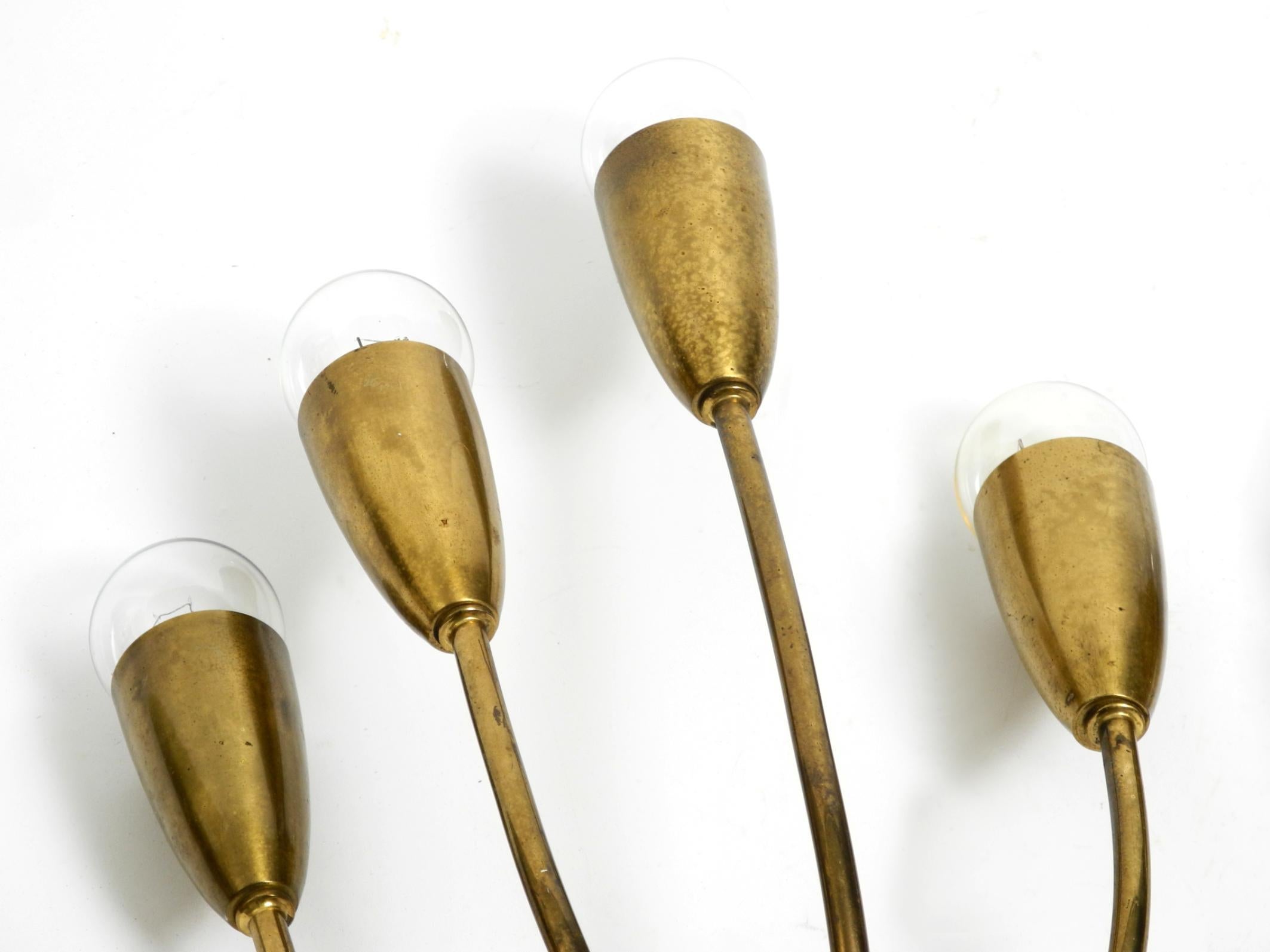 Paar große, schöne, vierarmige, originale Mid-Century-Modern-Wandleuchten aus Messing im Zustand „Gut“ im Angebot in München, DE