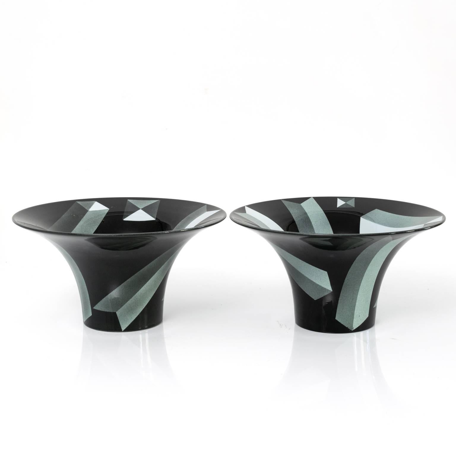 Scandinavian Modern Pair of Large Beautiful Postmodern Porcelain Bowls Rolf Sinnemark for Rorstrand