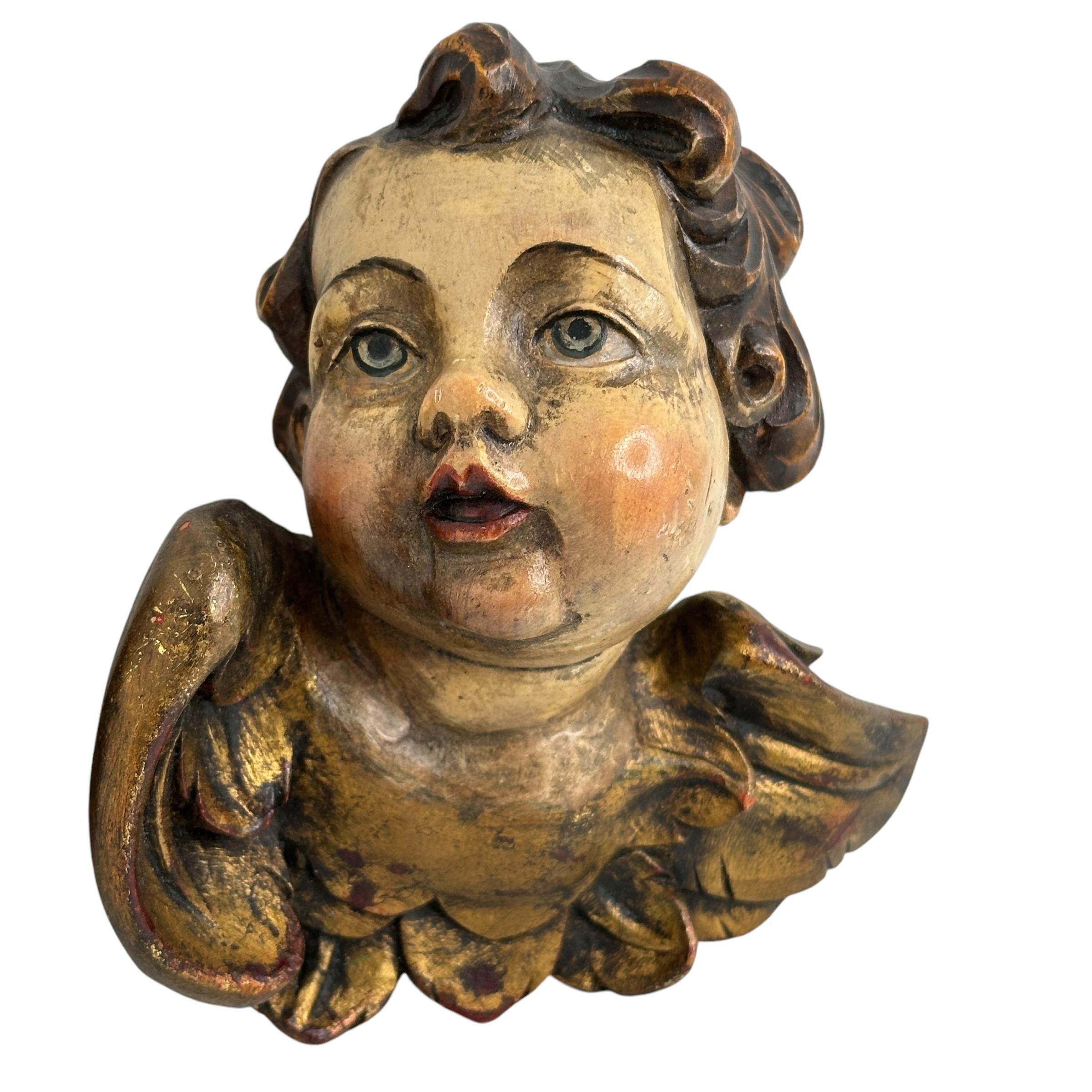 Pareja de cabezas de ángeles talladas en madera, Italia antigua, 1900 Tallado a mano en venta
