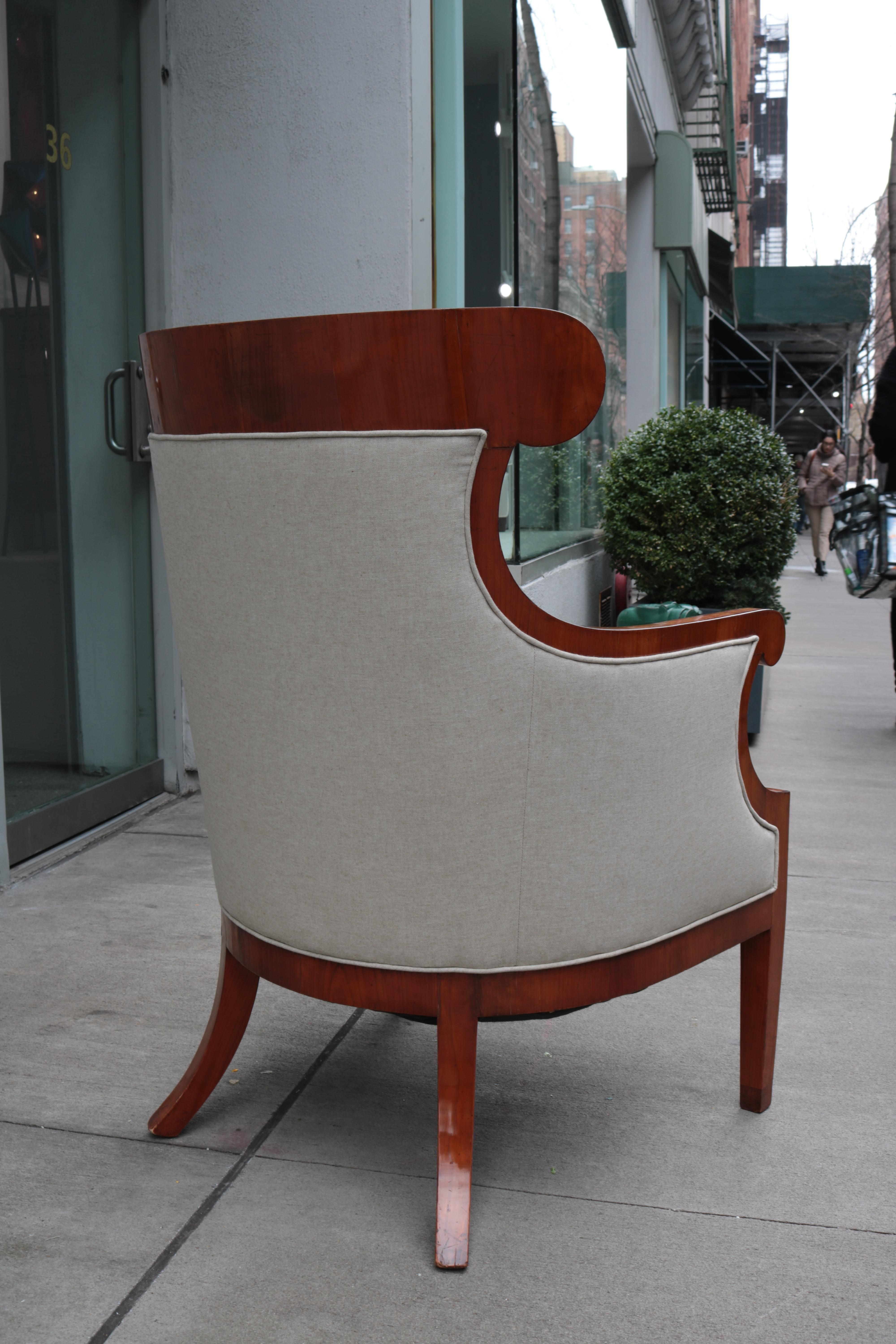 Walnut Pair of Large Biedermeier Armchairs