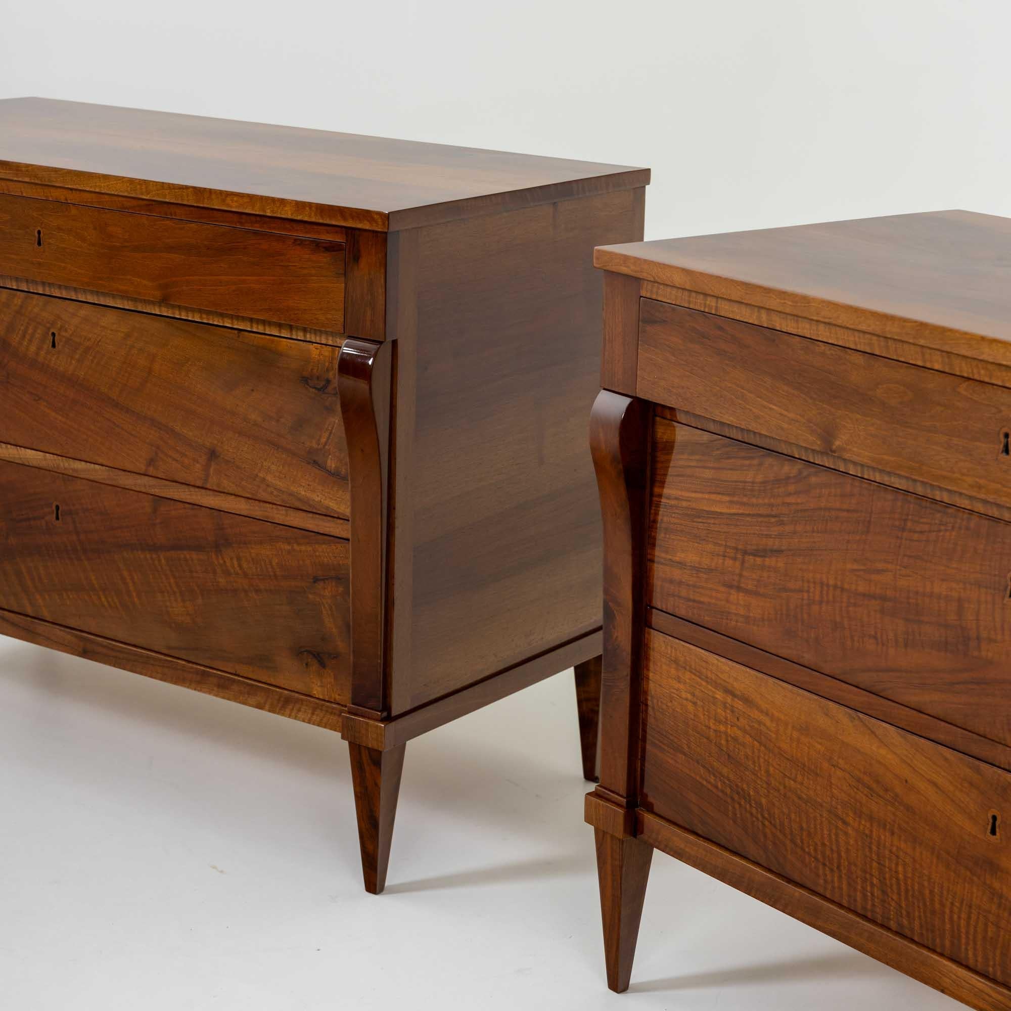 Italian Pair of large Biedermeier Chests of Drawers, Italy 19th Century For Sale