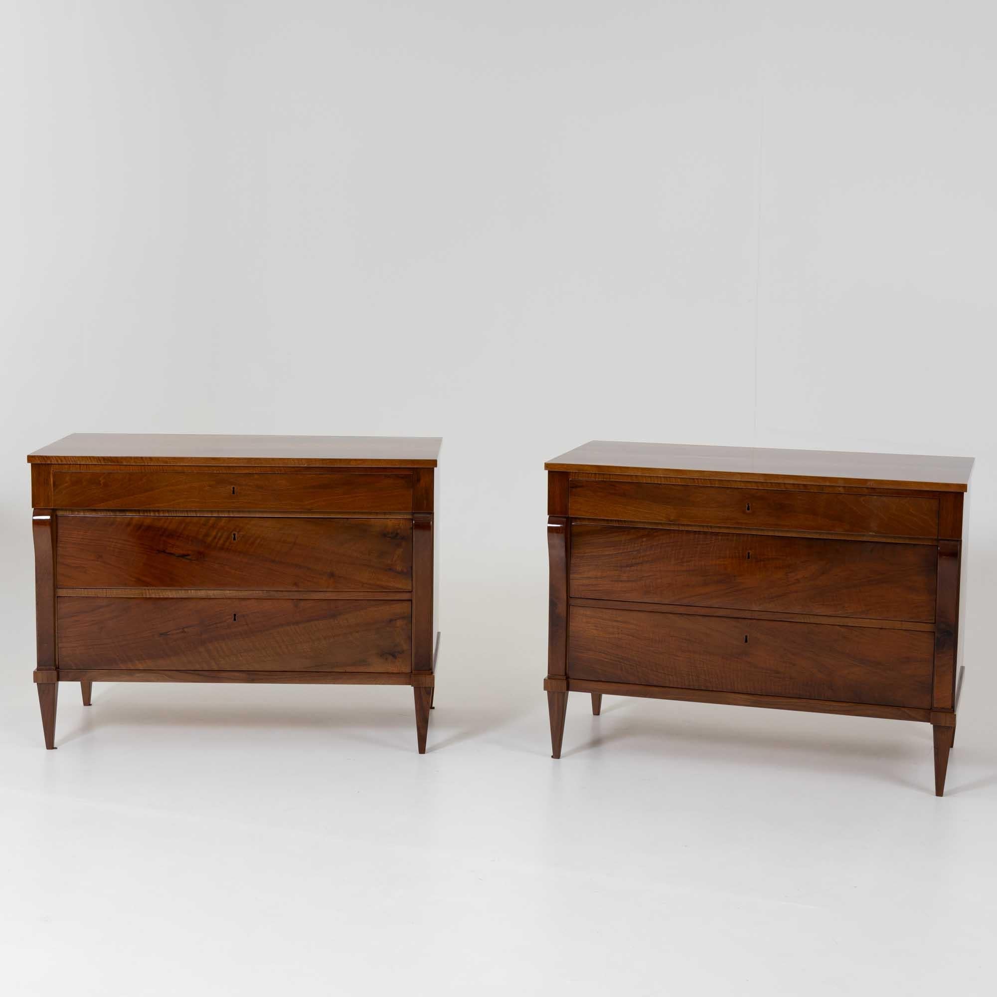 Walnut Pair of large Biedermeier Chests of Drawers, Italy 19th Century For Sale