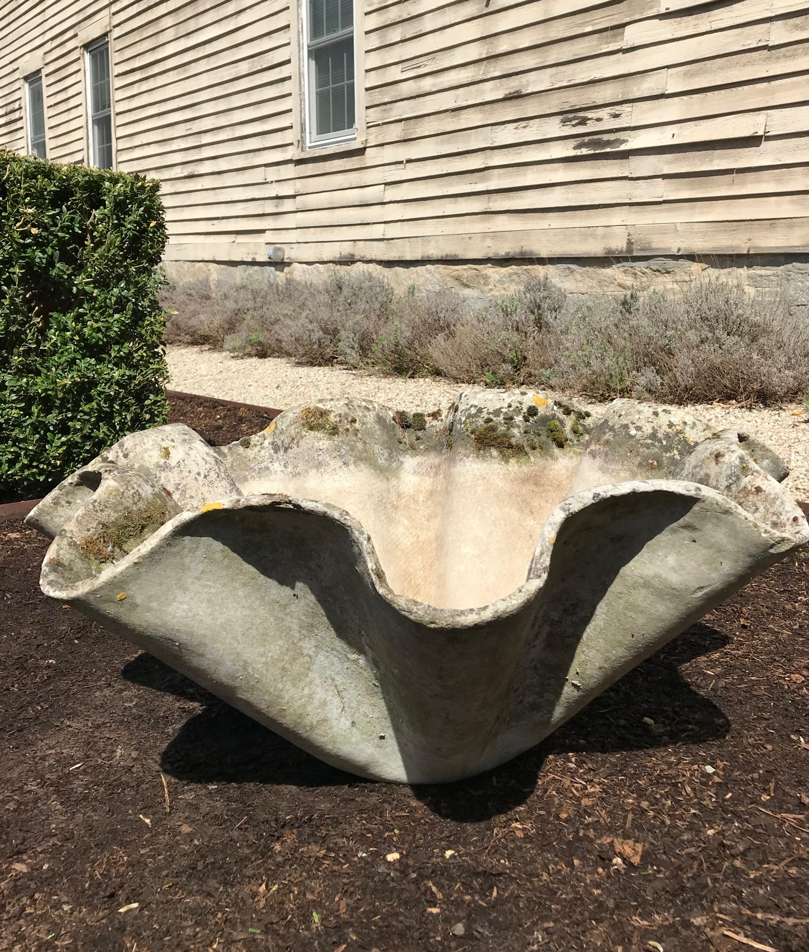 Pair of Large Biomorphic Planters by Willy Guhl In Good Condition In Woodbury, CT