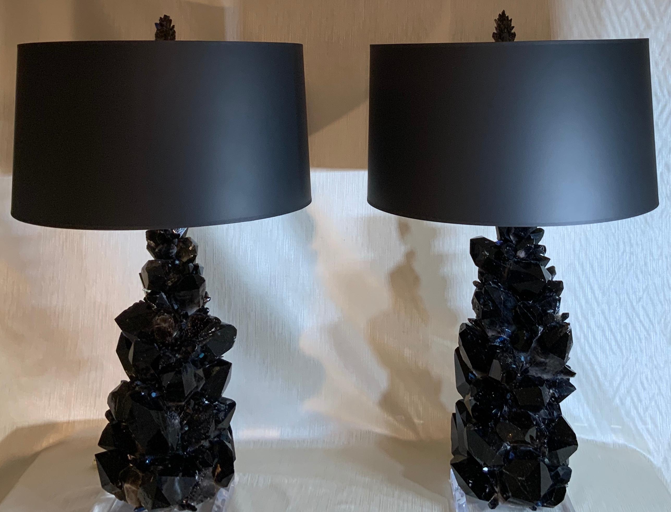 Américain Paire de grandes lampes de table en cristal de roche noire par Joseph Malekan en vente