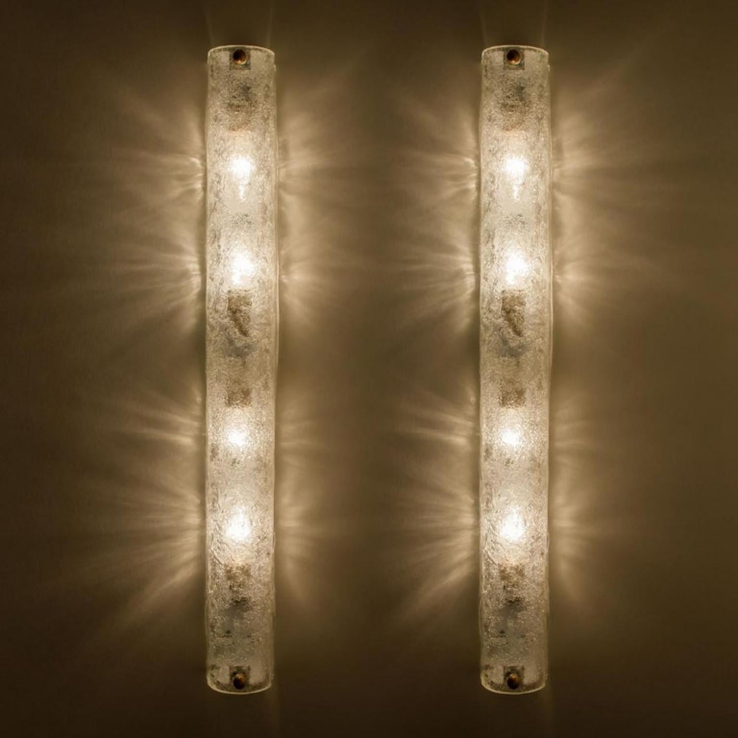 Mid-20th Century Pair of Large Blown Murano Glass and Brass Wall Lights by Hillebrand For Sale