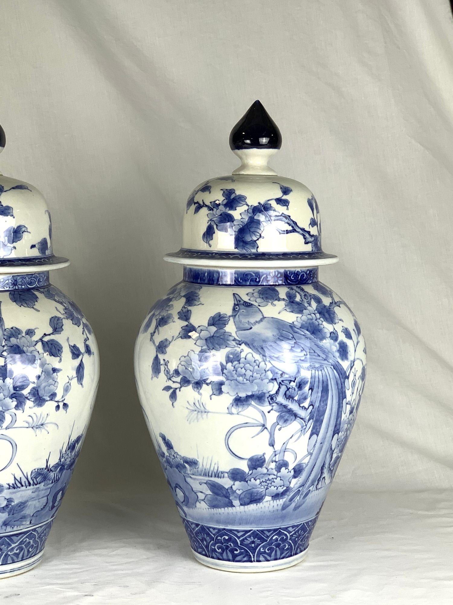 Pair of Large Blue and White Porcelain Jars, Japanese Meiji Era, Circa 1880 In Excellent Condition For Sale In Katonah, NY
