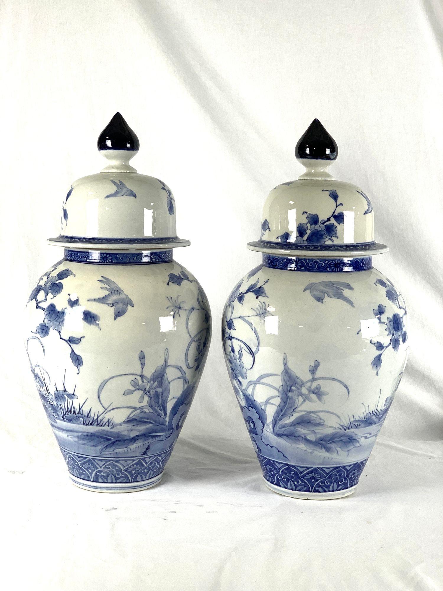 Pair of Large Blue and White Porcelain Jars, Japanese Meiji Era, Circa 1880 For Sale 2