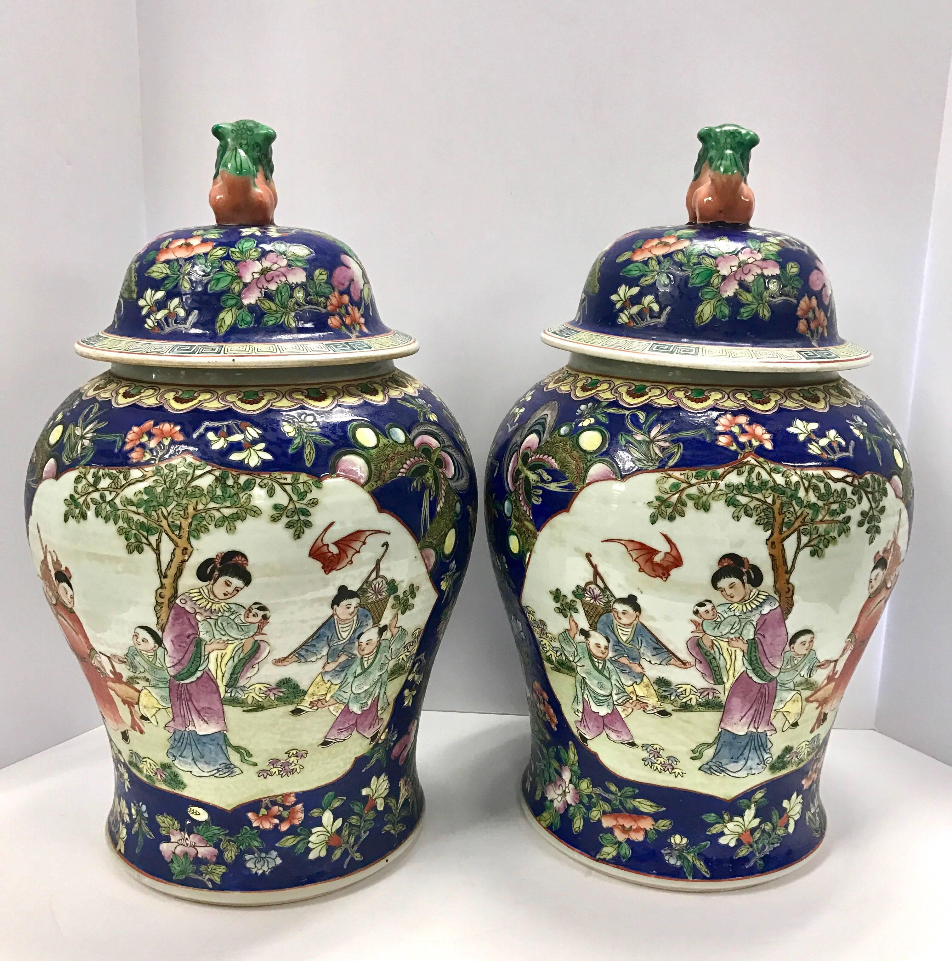 Pair of Large Blue Chinese Jars Urns Vessels with Foo Dogs In Excellent Condition In West Hartford, CT